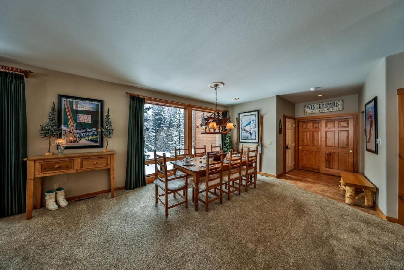 Rocky Mountain Retreat Steps to Slopes with Hot Tub and Spectacular Views