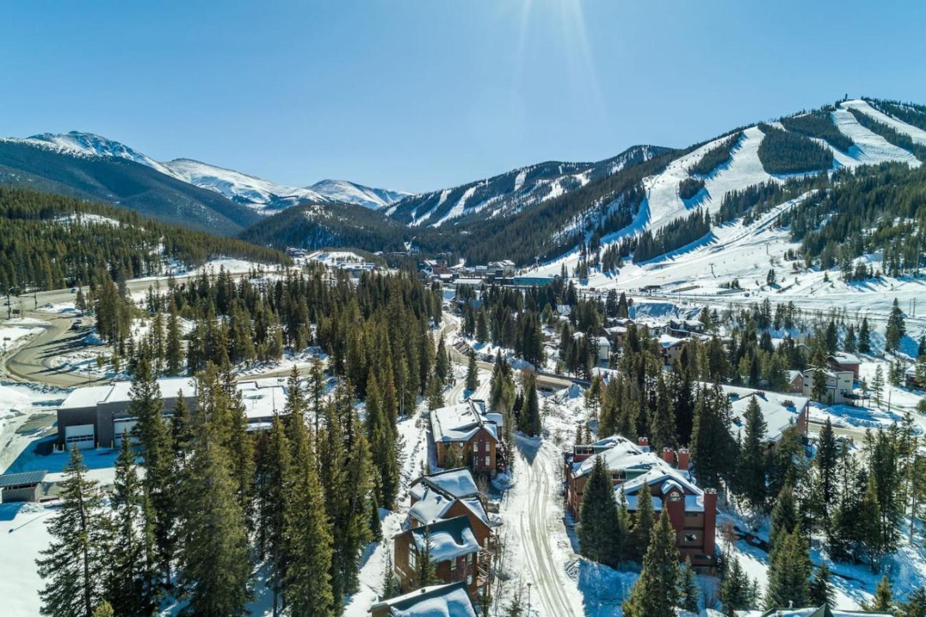 Rocky Mountain Retreat Steps to Slopes with Hot Tub and Spectacular Views