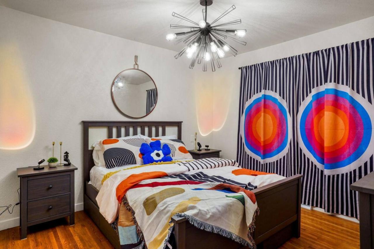 5 Bedroom Home 10 Min Drive To Downtown