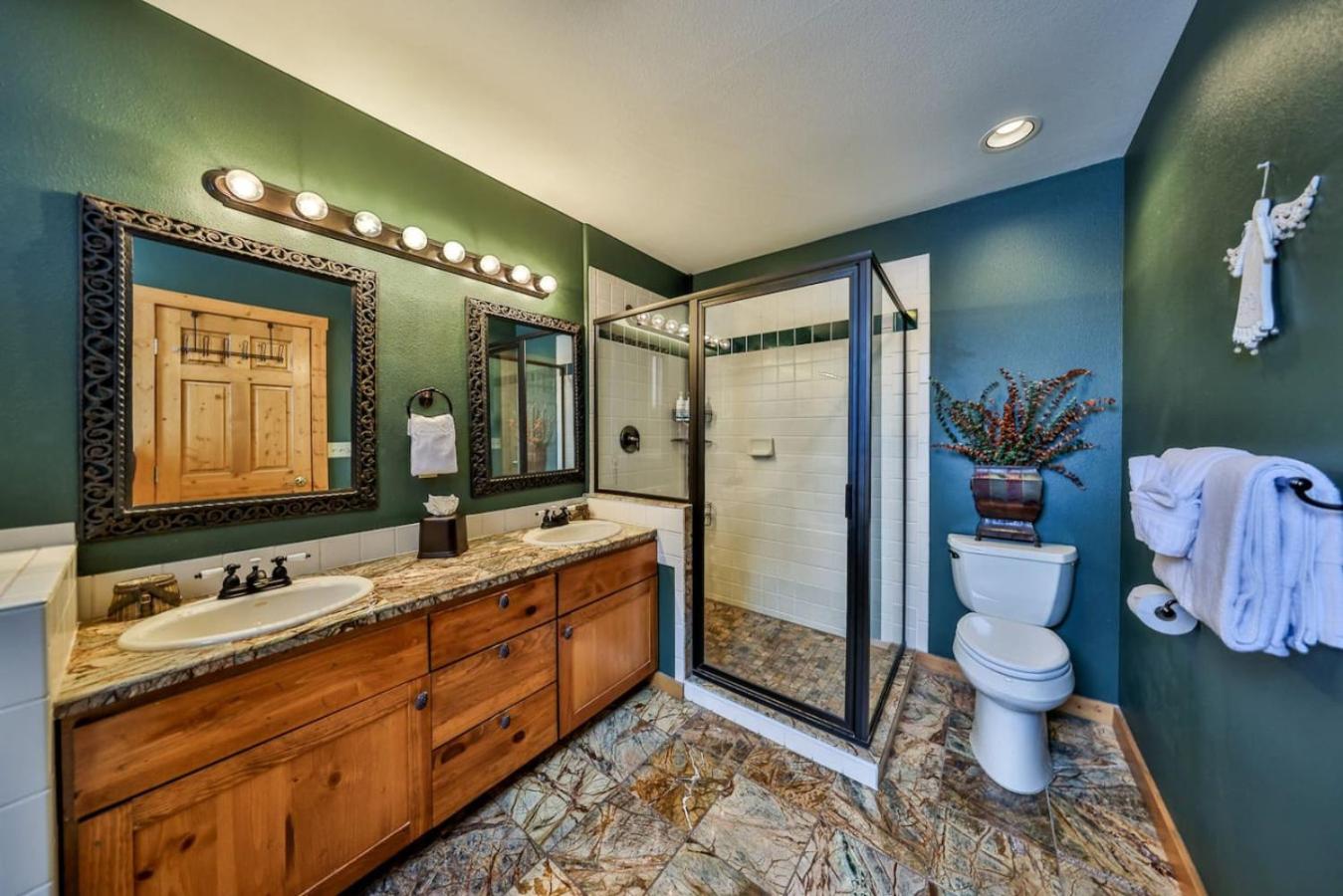 Rocky Mountain Retreat Steps to Slopes with Hot Tub and Spectacular Views