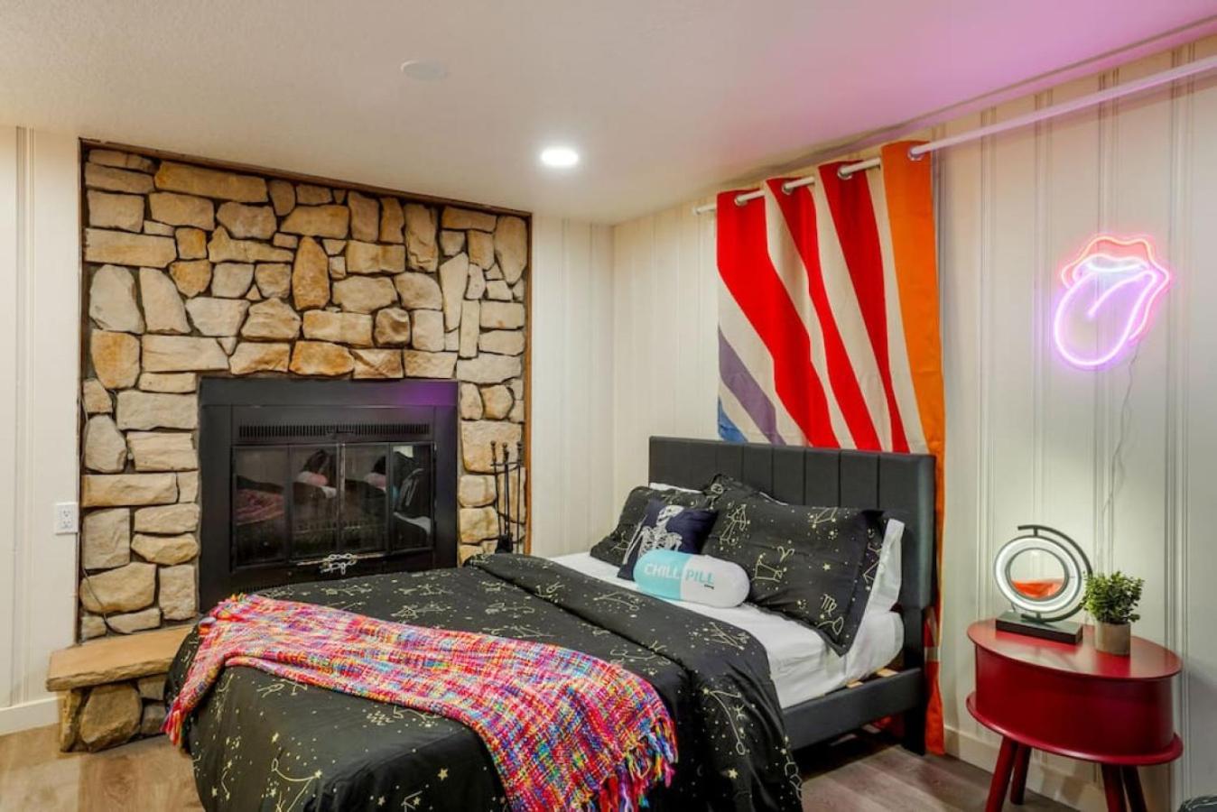5 Bedroom Home 10 Min Drive To Downtown