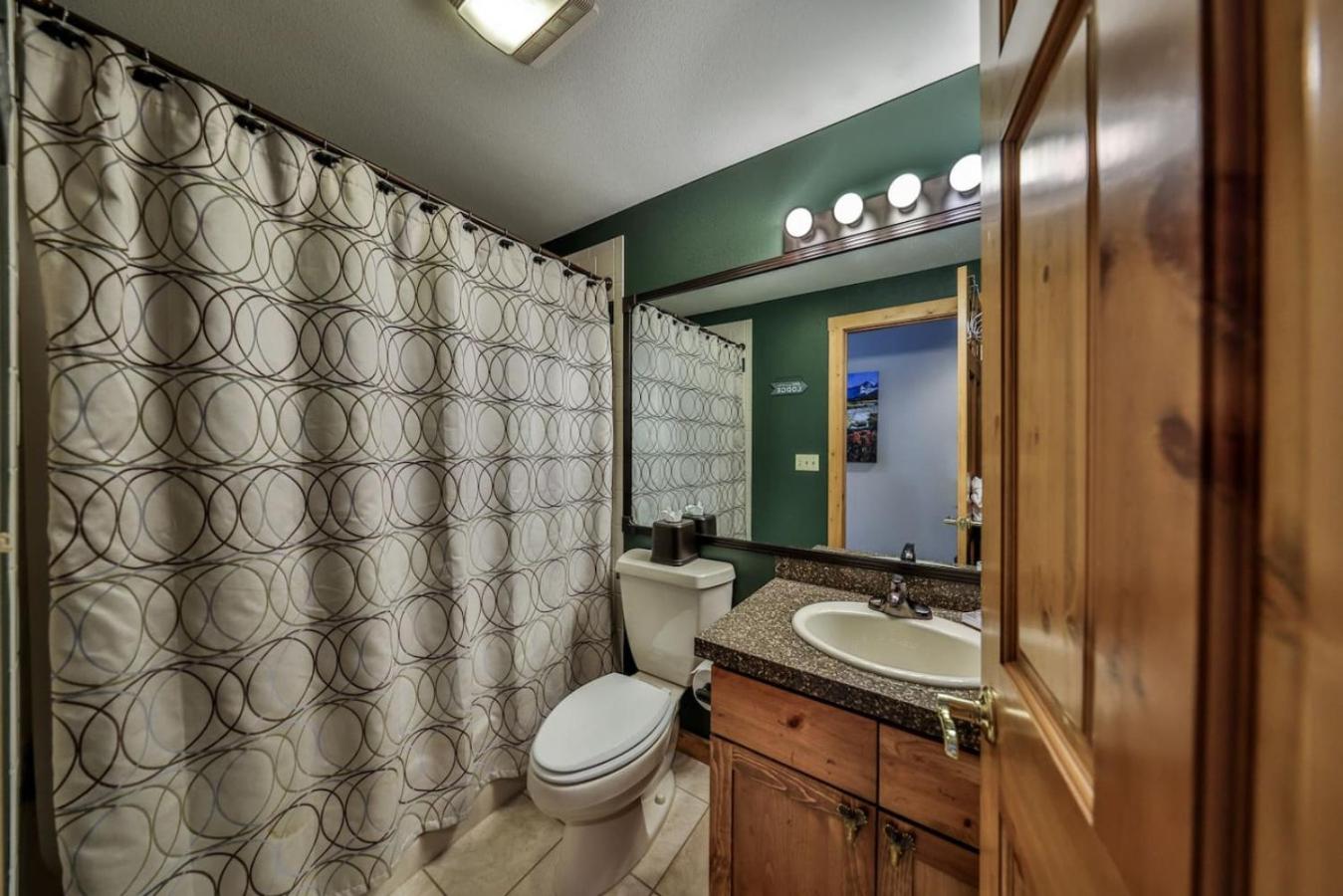 Rocky Mountain Retreat Steps to Slopes with Hot Tub and Spectacular Views