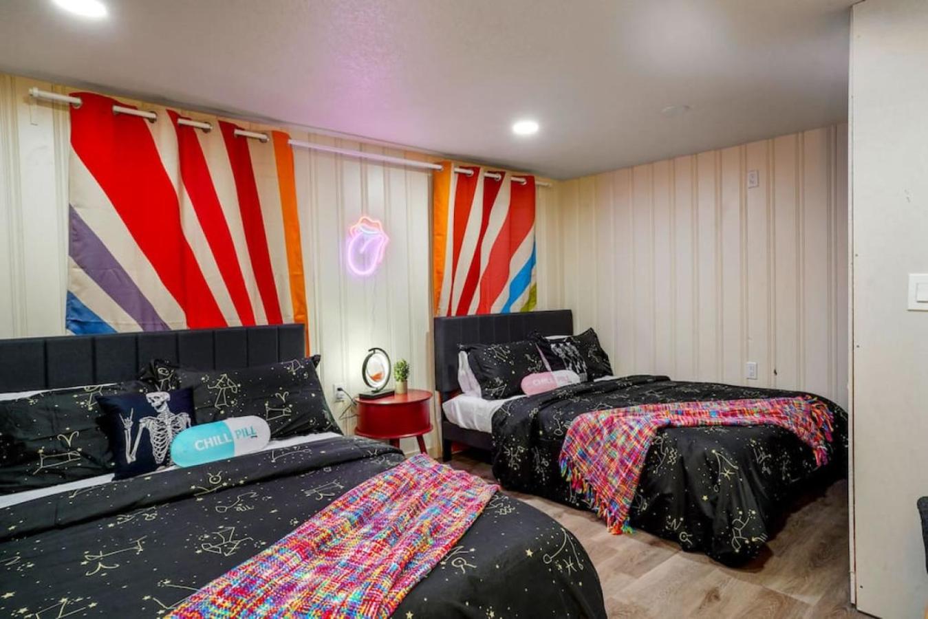 5 Bedroom Home 10 Min Drive To Downtown
