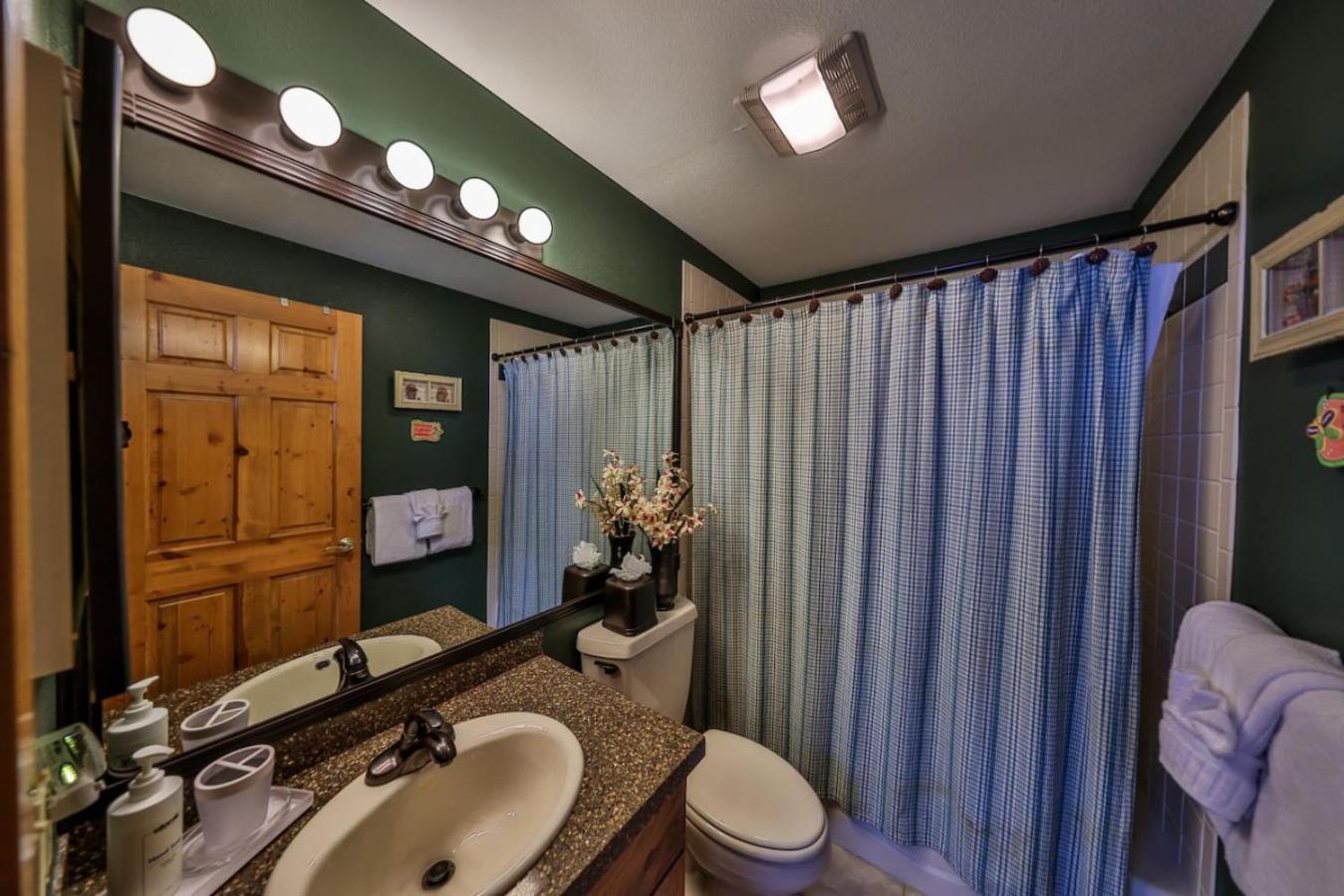 Rocky Mountain Retreat Steps to Slopes with Hot Tub and Spectacular Views