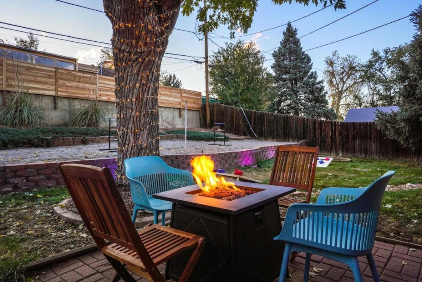 5 Bedroom Home 10 Min Drive To Downtown
