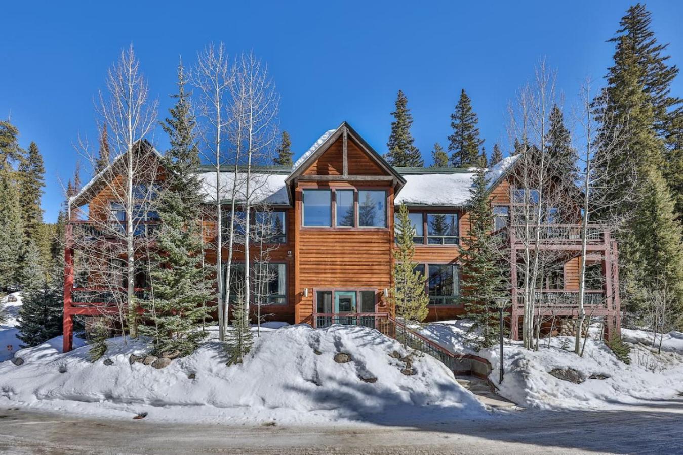 Rocky Mountain Retreat Steps to Slopes with Hot Tub and Spectacular Views