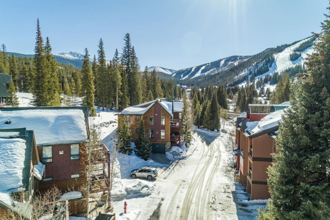 Rocky Mountain Retreat Steps to Slopes with Hot Tub and Spectacular Views