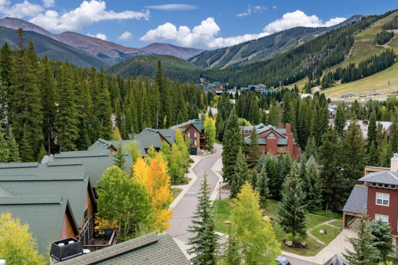 Rocky Mountain Retreat Steps to Slopes with Hot Tub and Spectacular Views