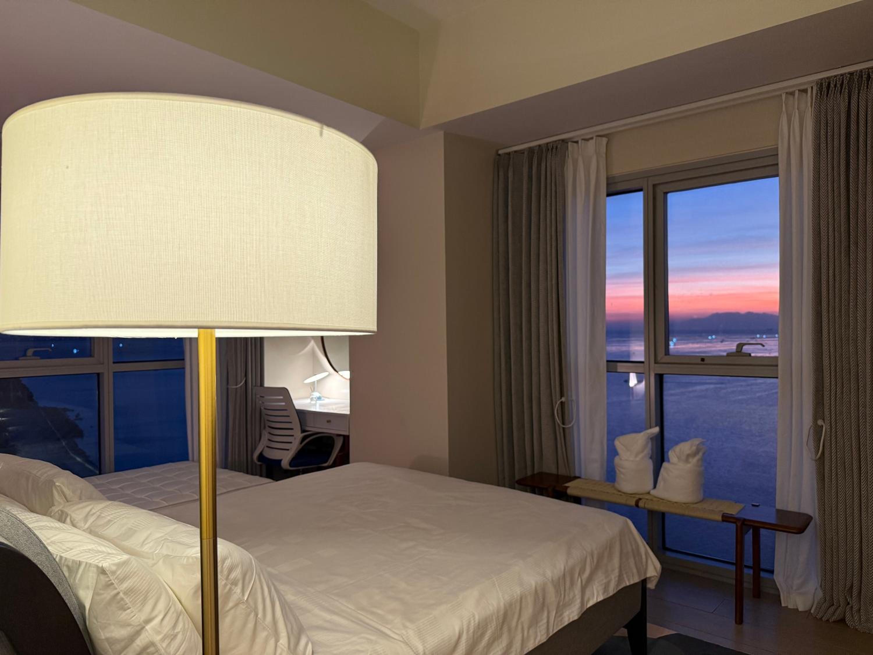Playful 1BR With Magnificant Bayview Garden View Near Okada, Solaire, Aiports