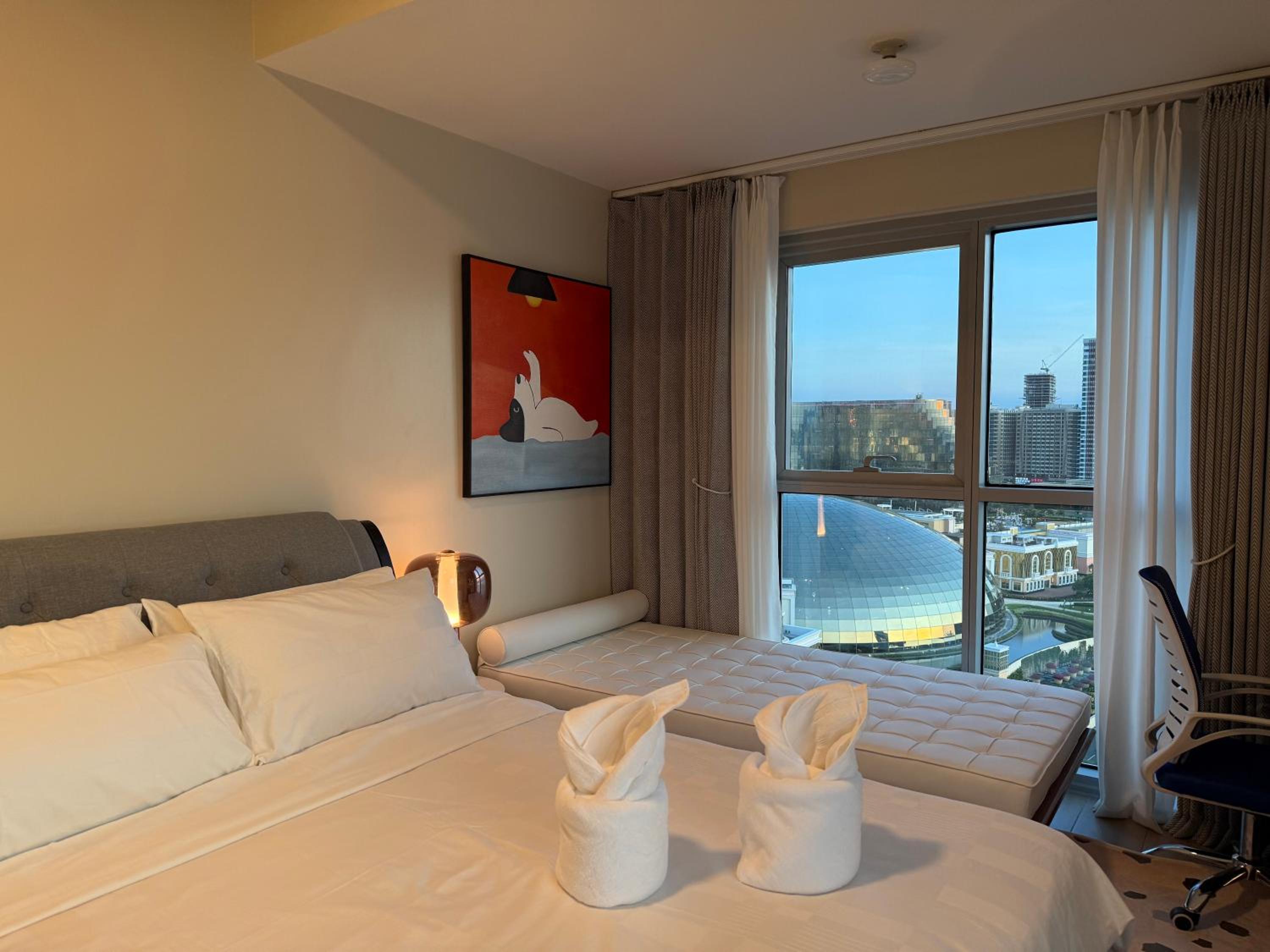 Playful 1BR With Magnificant Bayview Garden View Near Okada, Solaire, Aiports