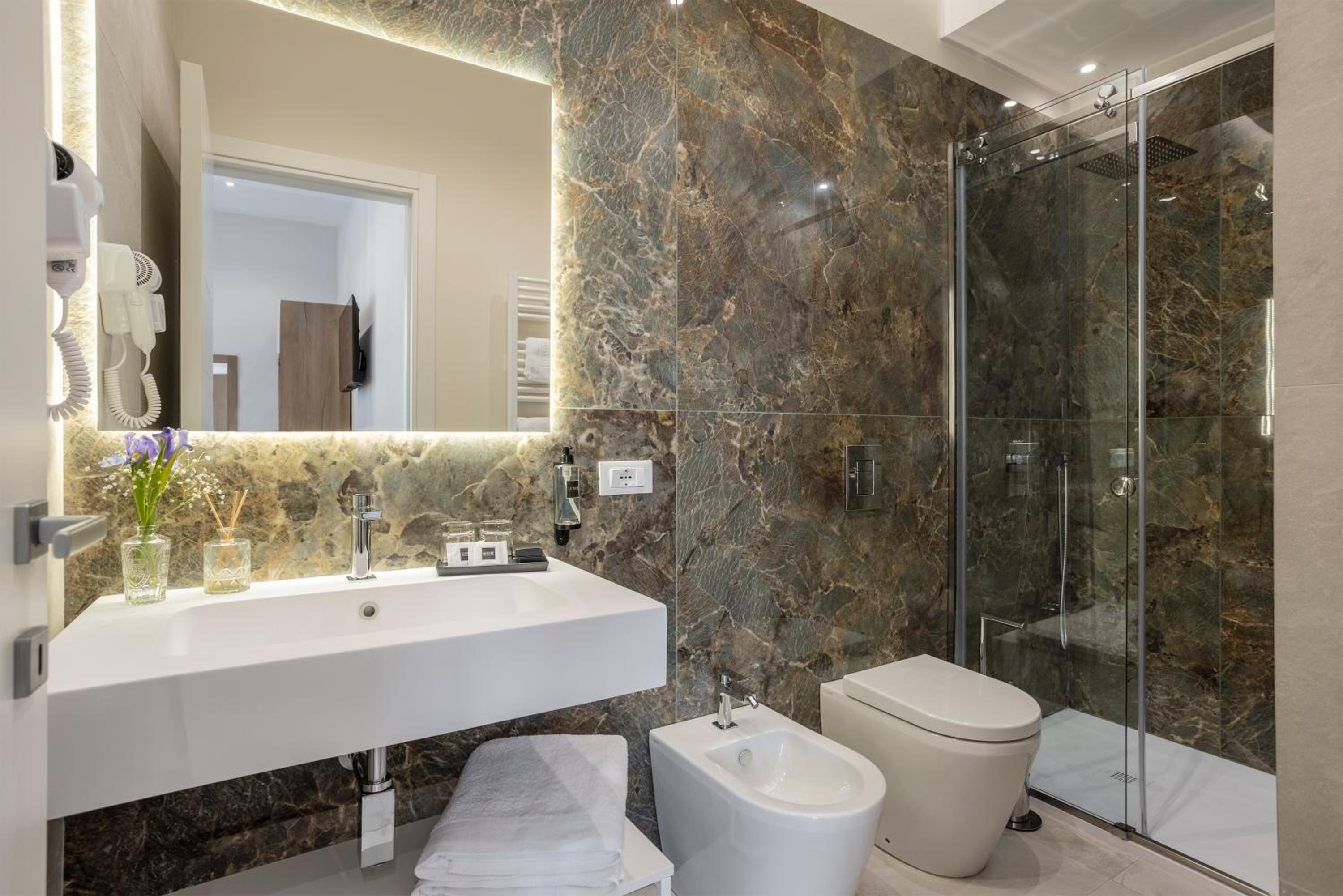 Julia's Boutique Rooms