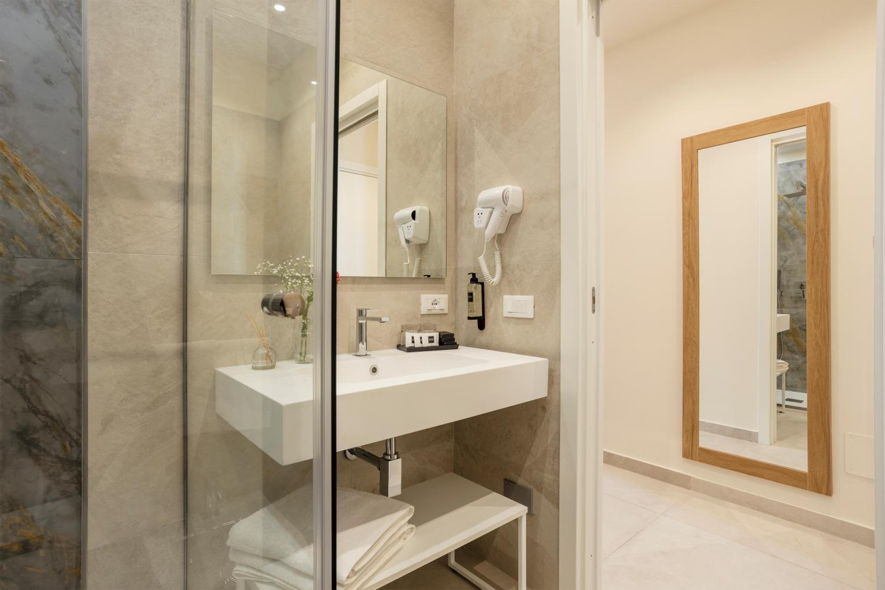 Julia's Boutique Rooms