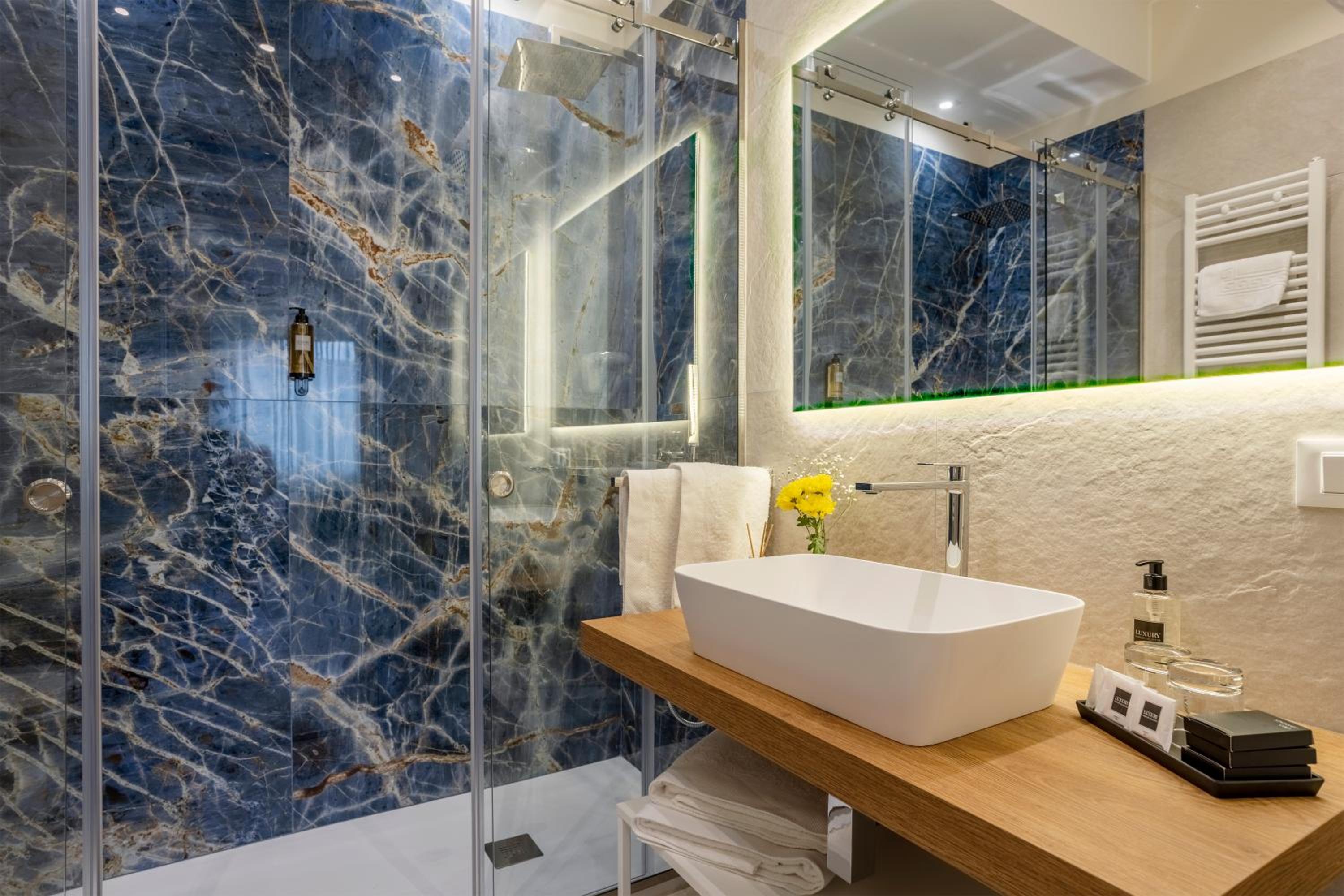 Julia's Boutique Rooms