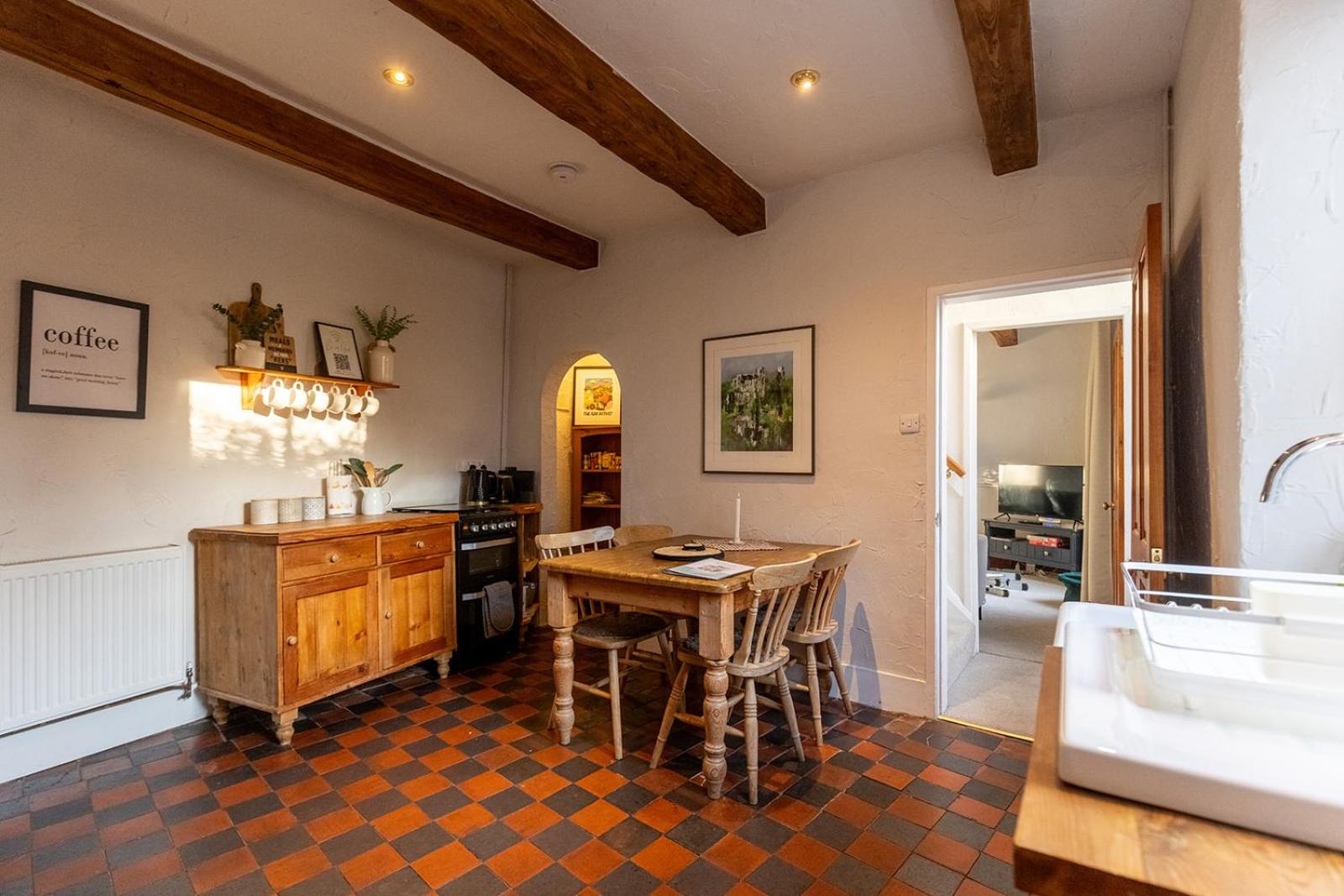 WEST VIEW COTTAGE - Charming Wensley Cottage in the Heart of Peaks