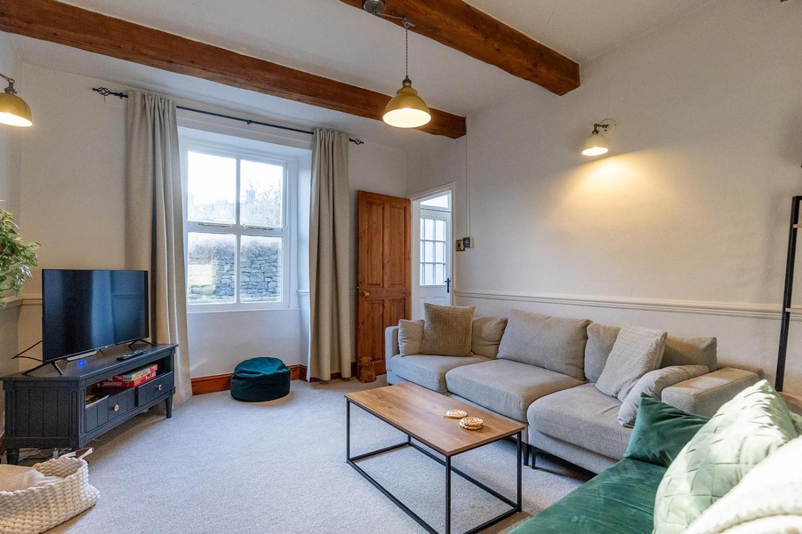 WEST VIEW COTTAGE - Charming Wensley Cottage in the Heart of Peaks