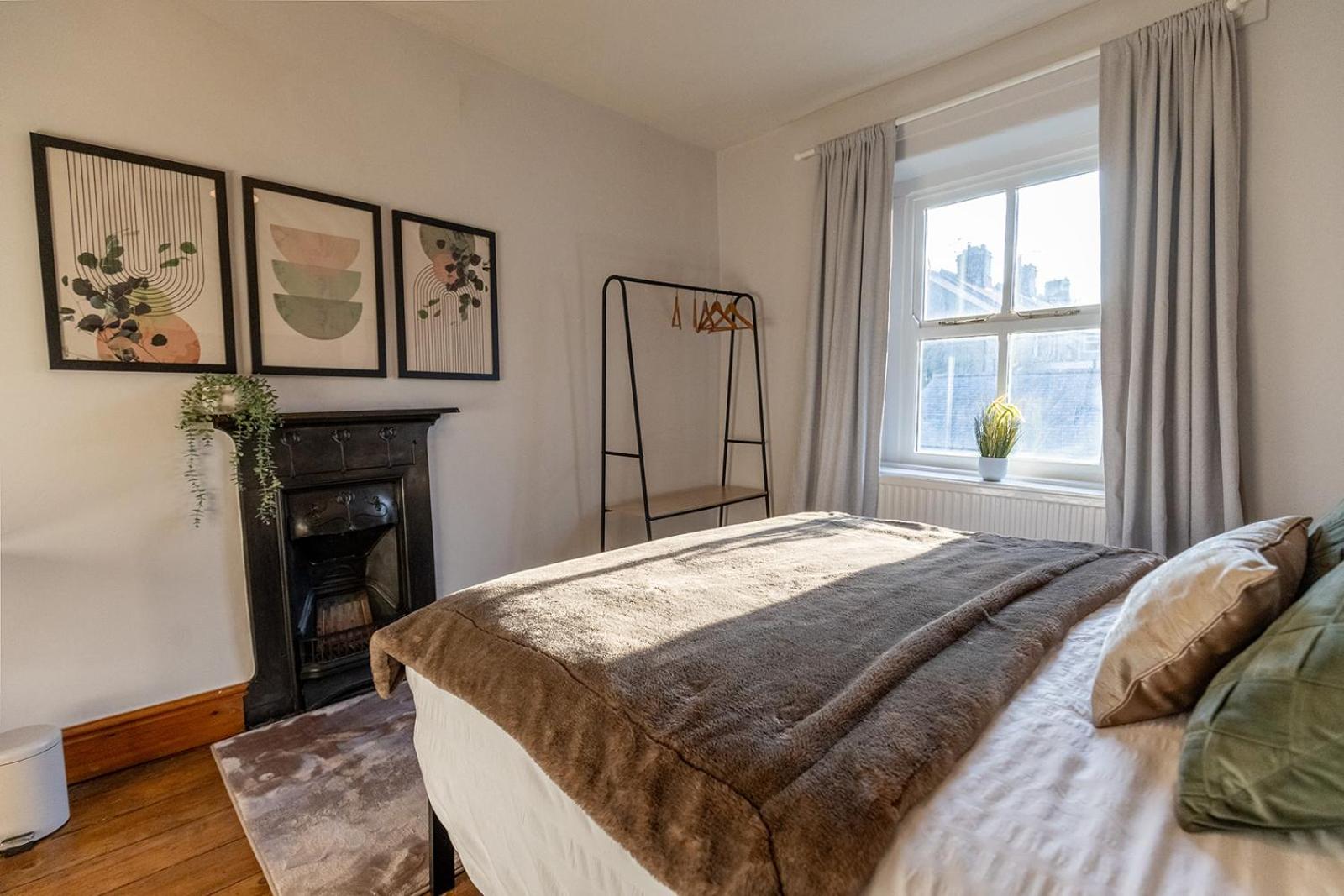 WEST VIEW COTTAGE - Charming Wensley Cottage in the Heart of Peaks