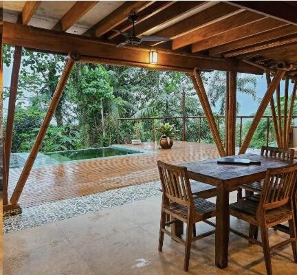 Casa Yamandu, Biocasa in the forest, beautiful waterfall