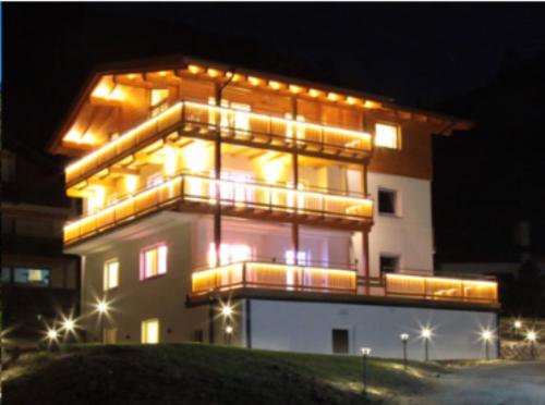 Alpenmond Appartment Halbmond