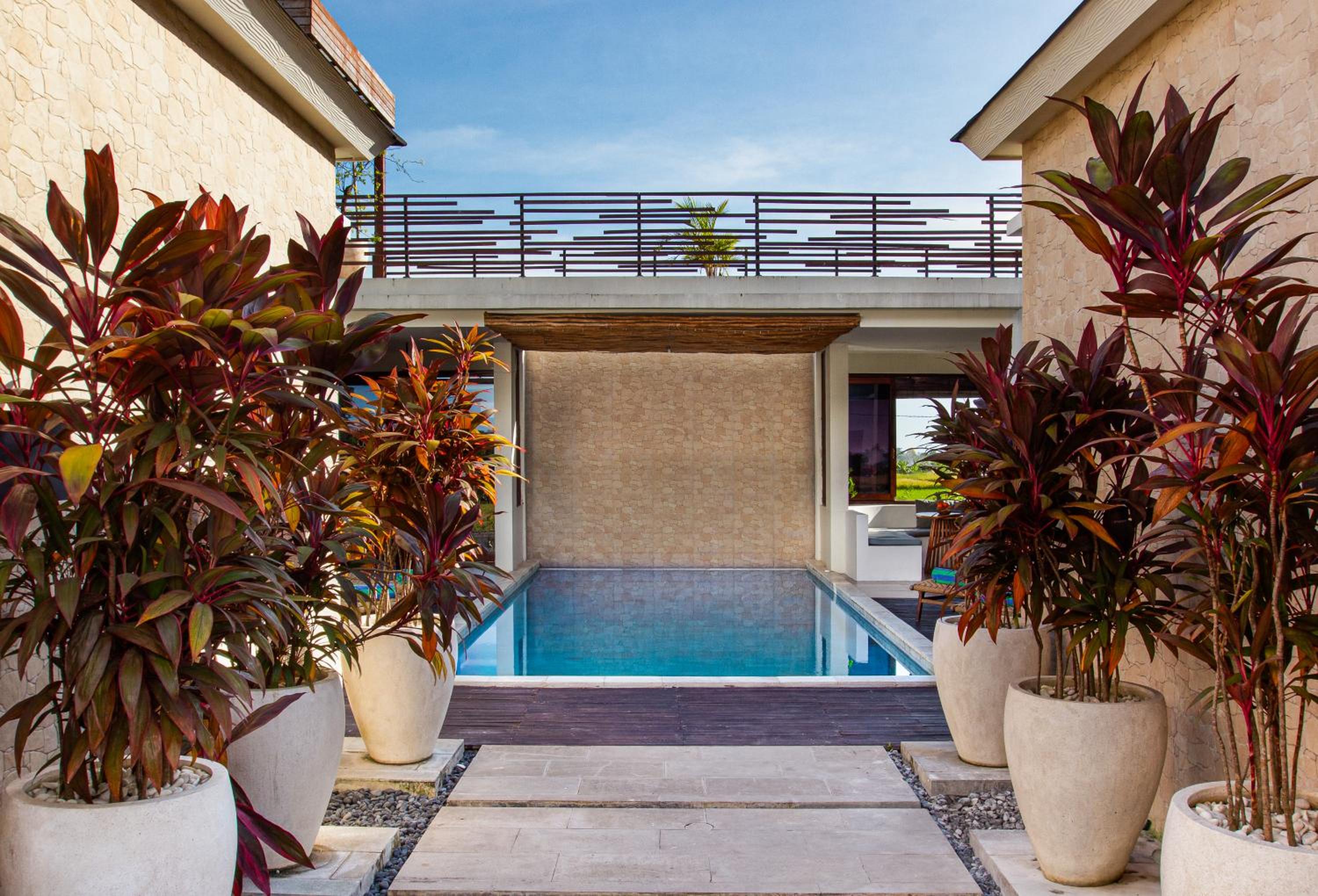 Villa Melko Stylish 4BR Villa with Pool & Rooftop Lounge