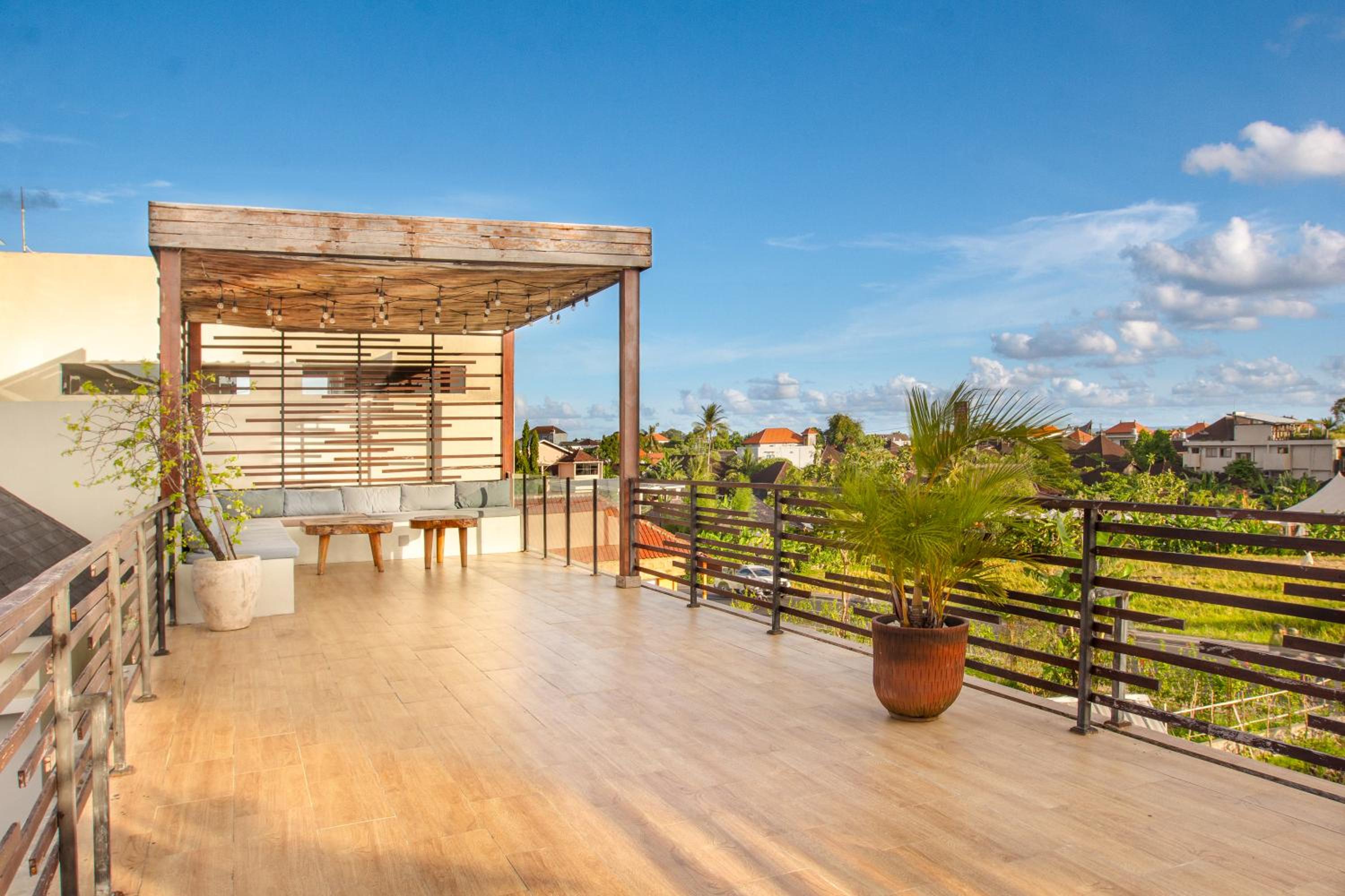 Villa Melko Stylish 4BR Villa with Pool & Rooftop Lounge