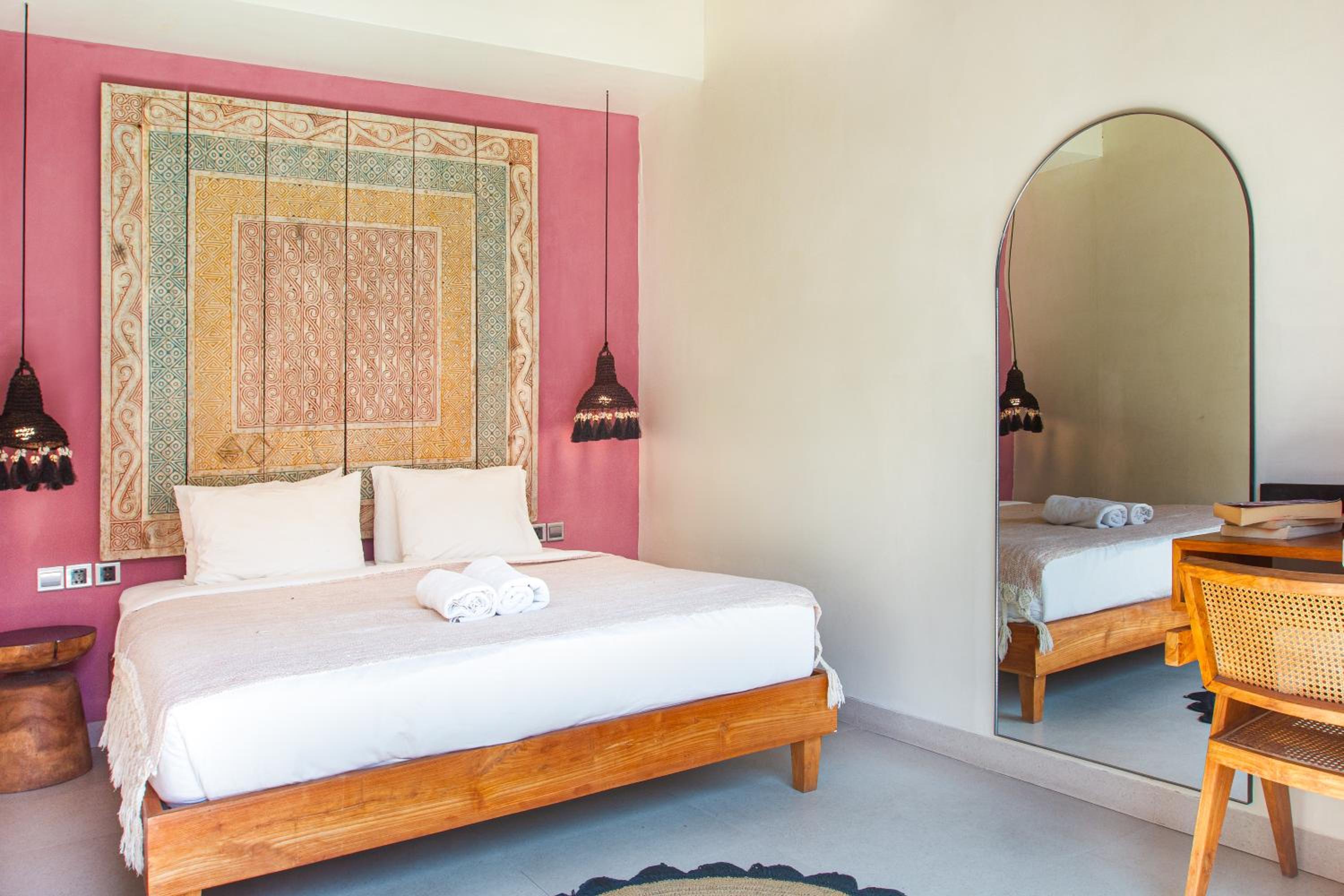Villa Melko Stylish 4BR Villa with Pool & Rooftop Lounge