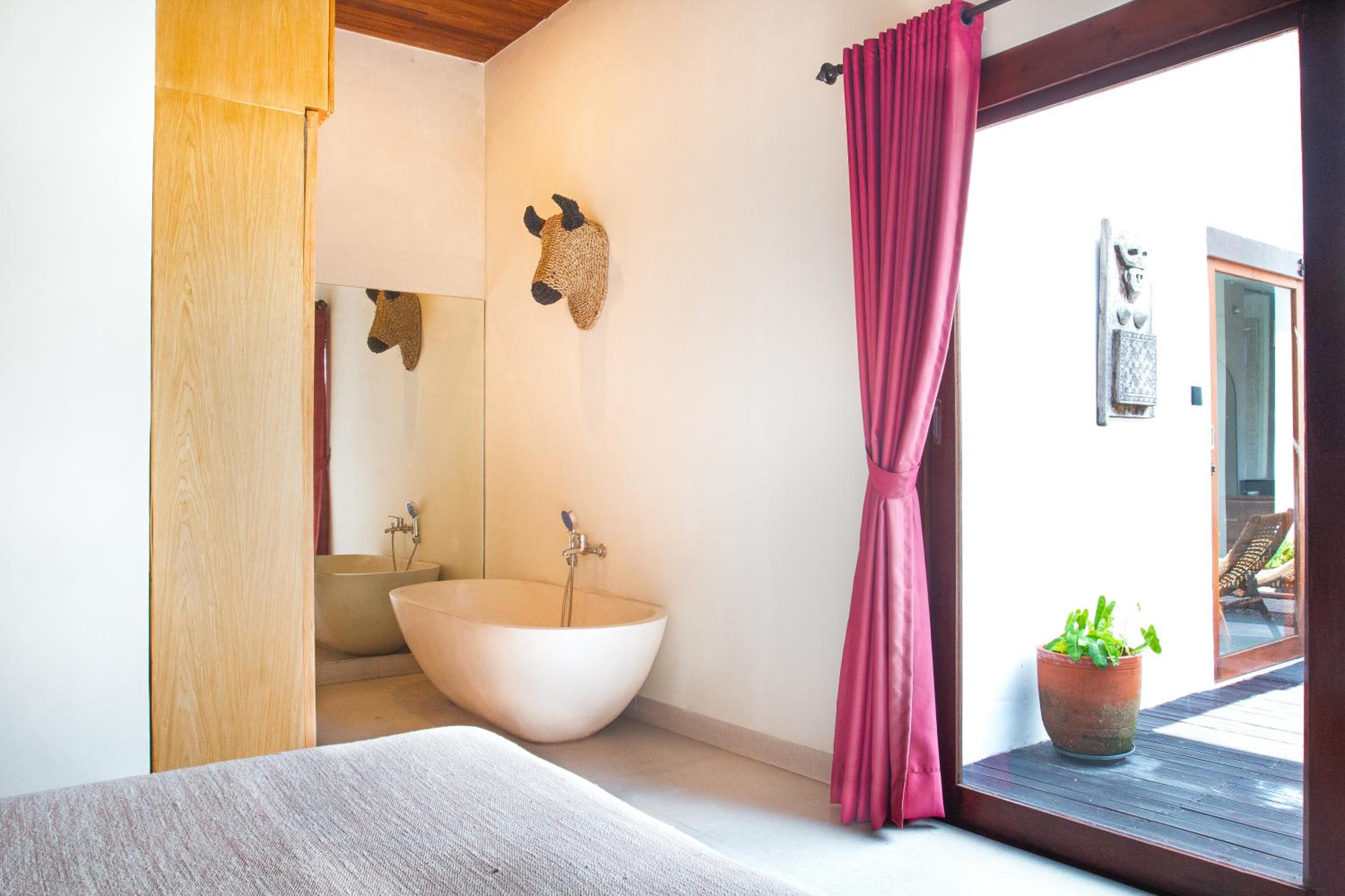 Villa Melko Stylish 4BR Villa with Pool & Rooftop Lounge