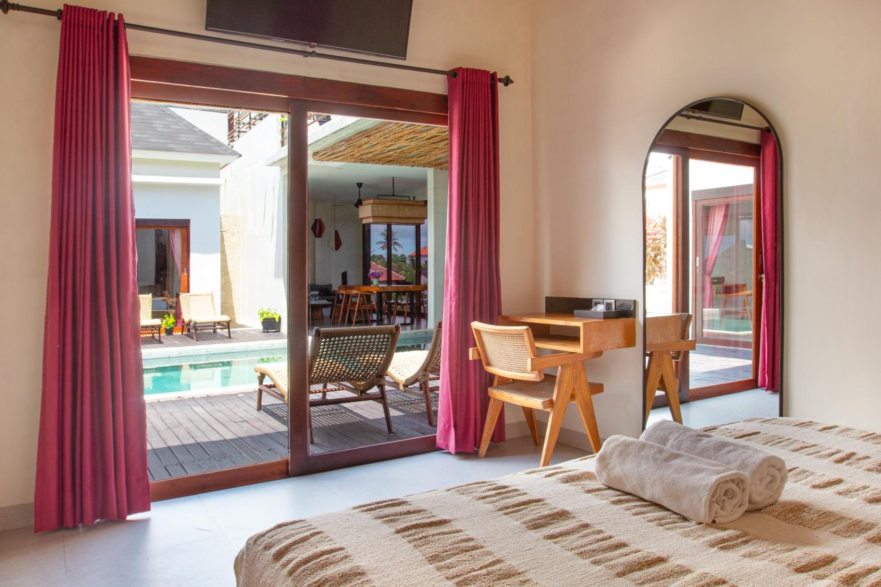 Villa Melko Stylish 4BR Villa with Pool & Rooftop Lounge