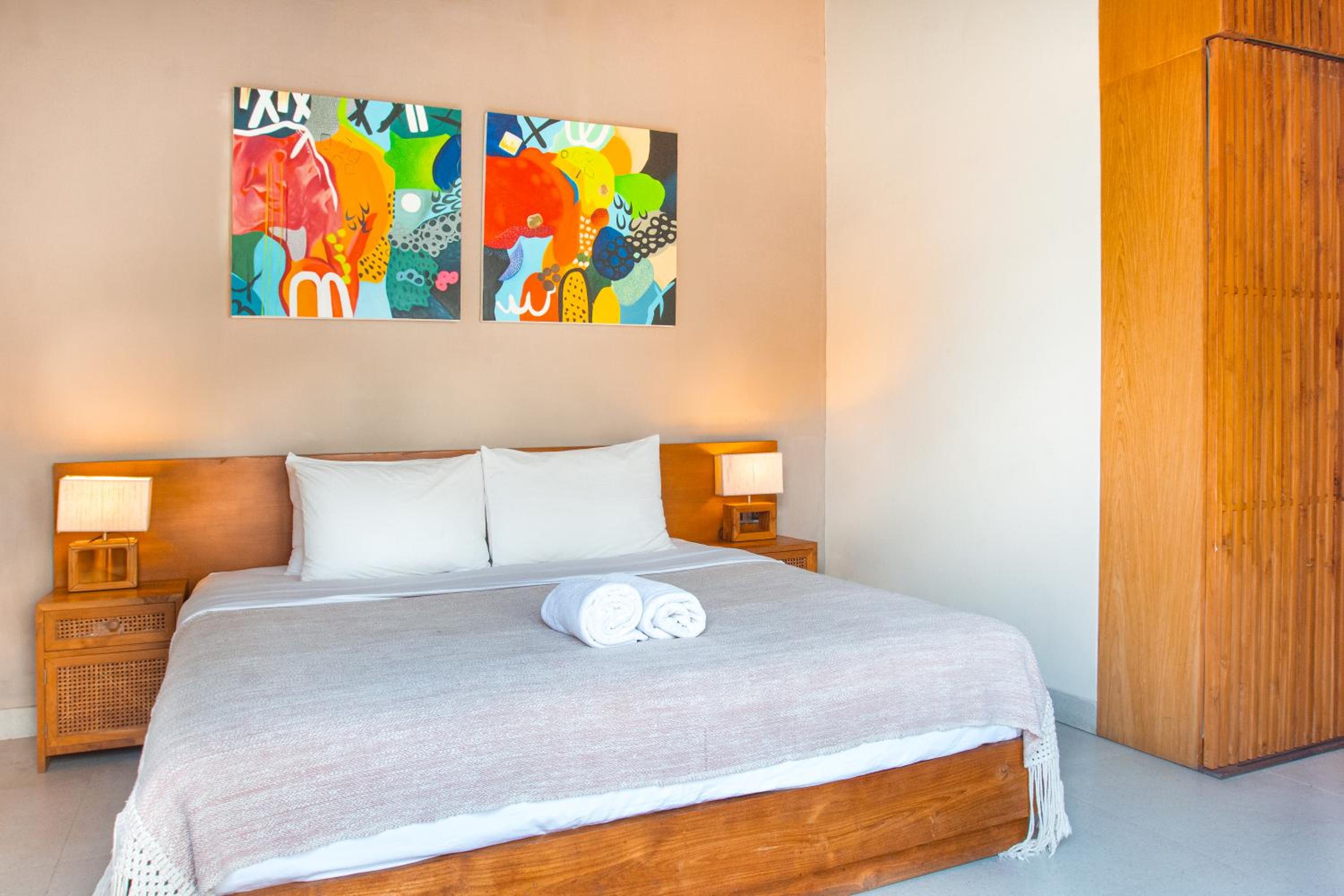 Villa Melko Stylish 4BR Villa with Pool & Rooftop Lounge
