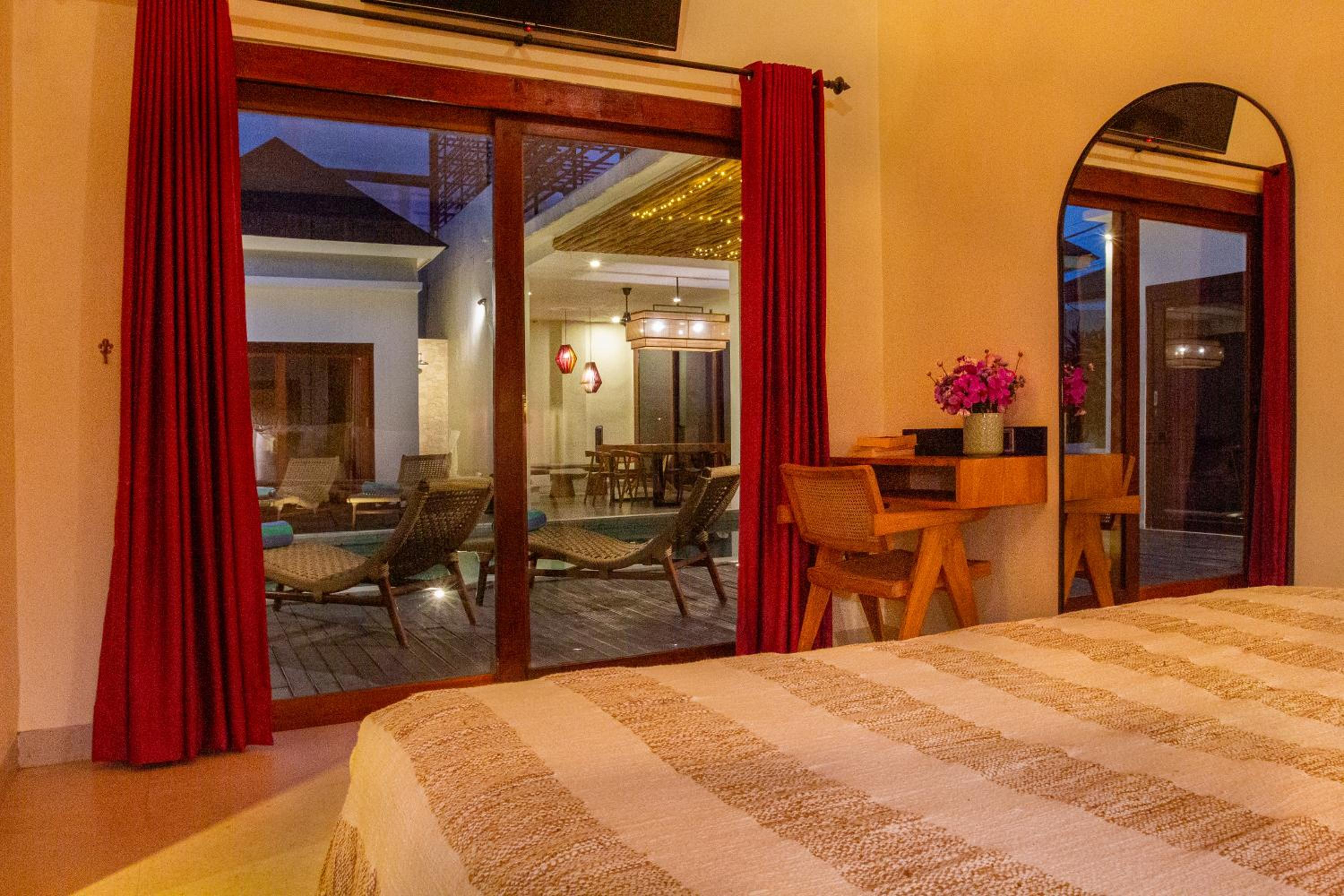 Villa Melko Stylish 4BR Villa with Pool & Rooftop Lounge