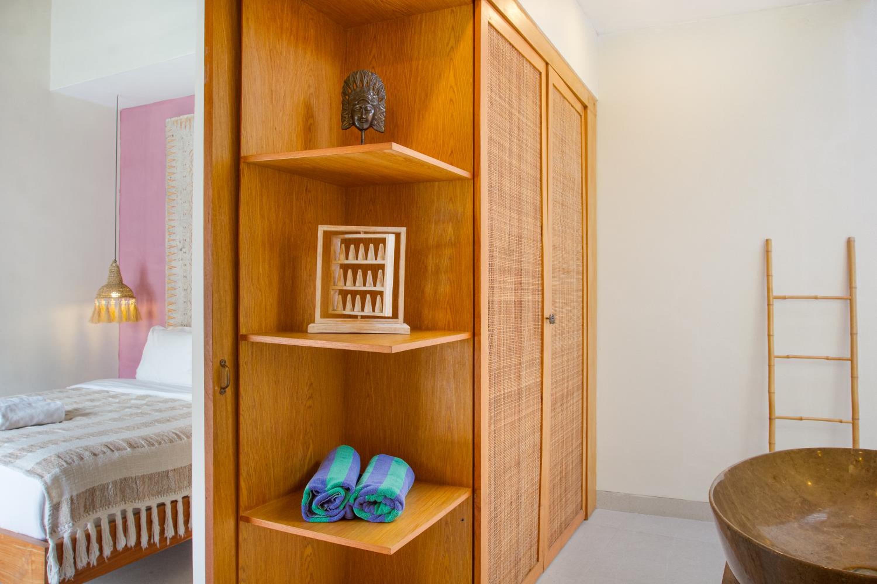 Villa Melko Stylish 4BR Villa with Pool & Rooftop Lounge