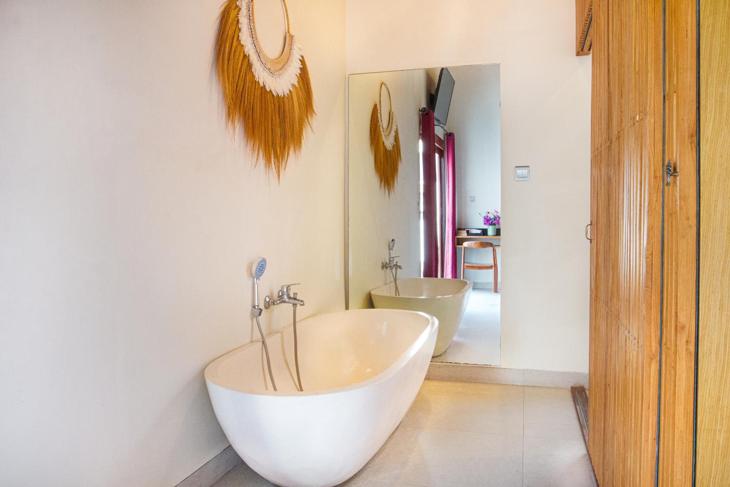 Villa Melko Stylish 4BR Villa with Pool & Rooftop Lounge