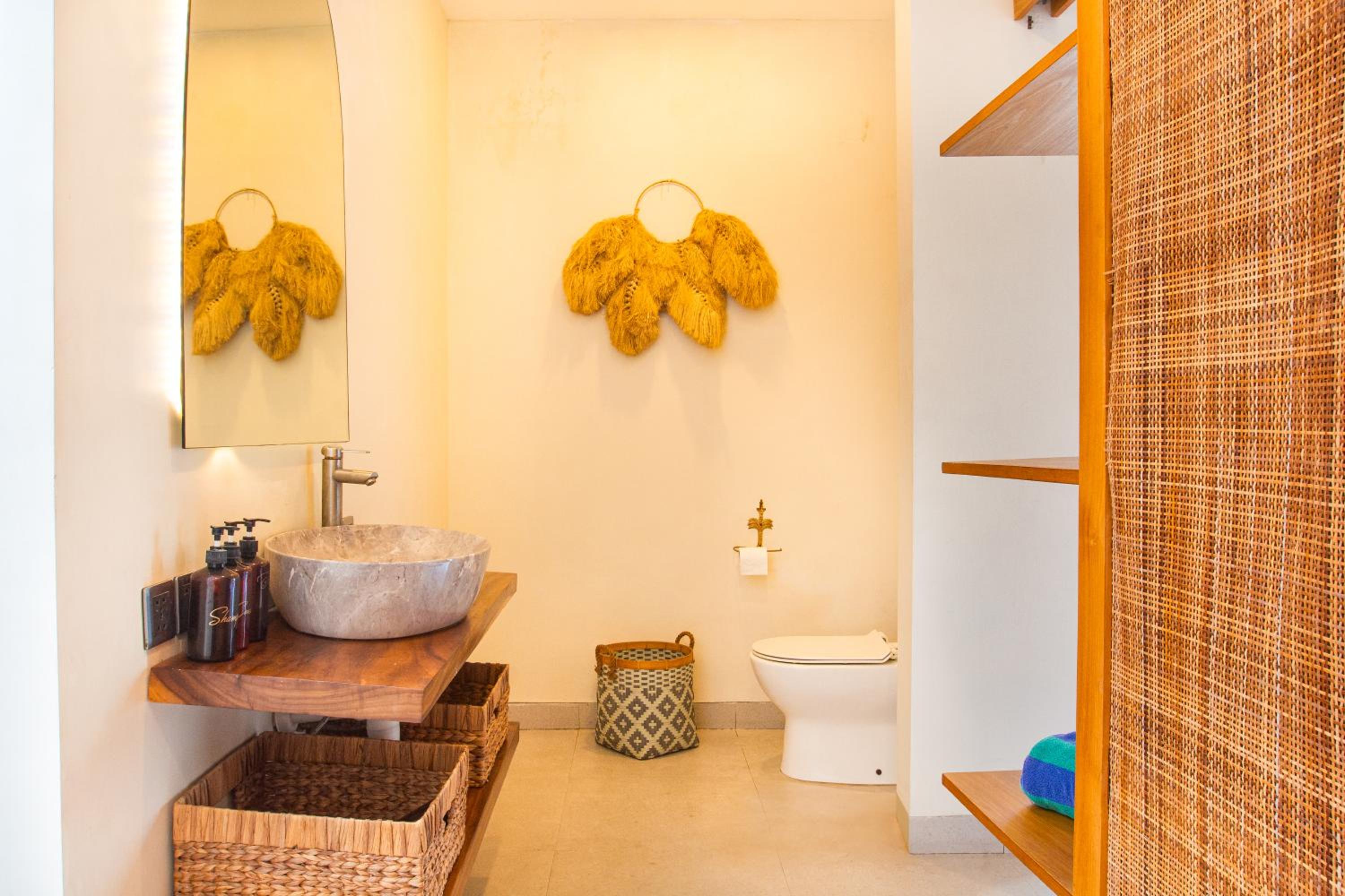 Villa Melko Stylish 4BR Villa with Pool & Rooftop Lounge