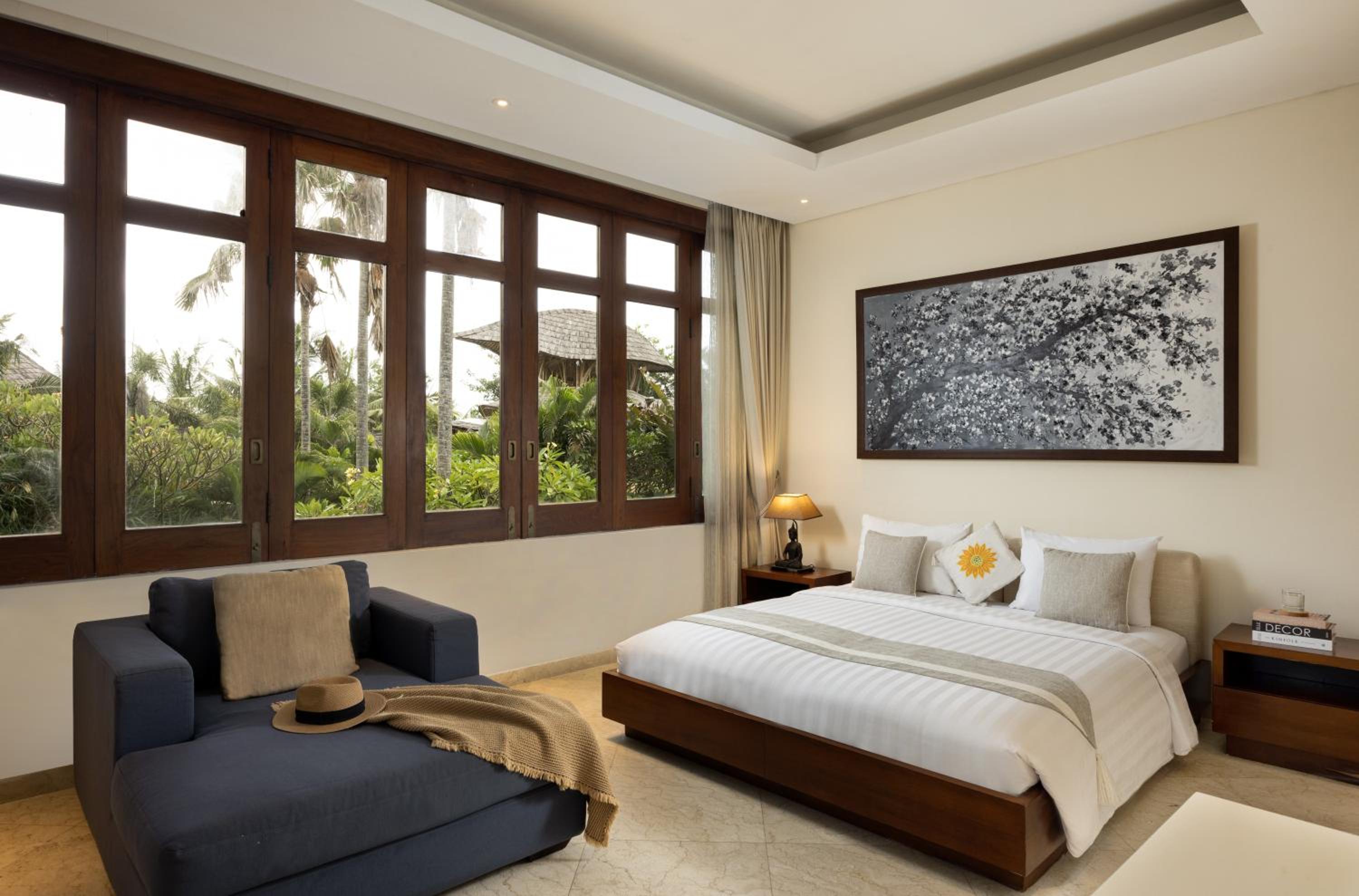 Villa Rosita Oceanfront Villa with Private Chef in Bali