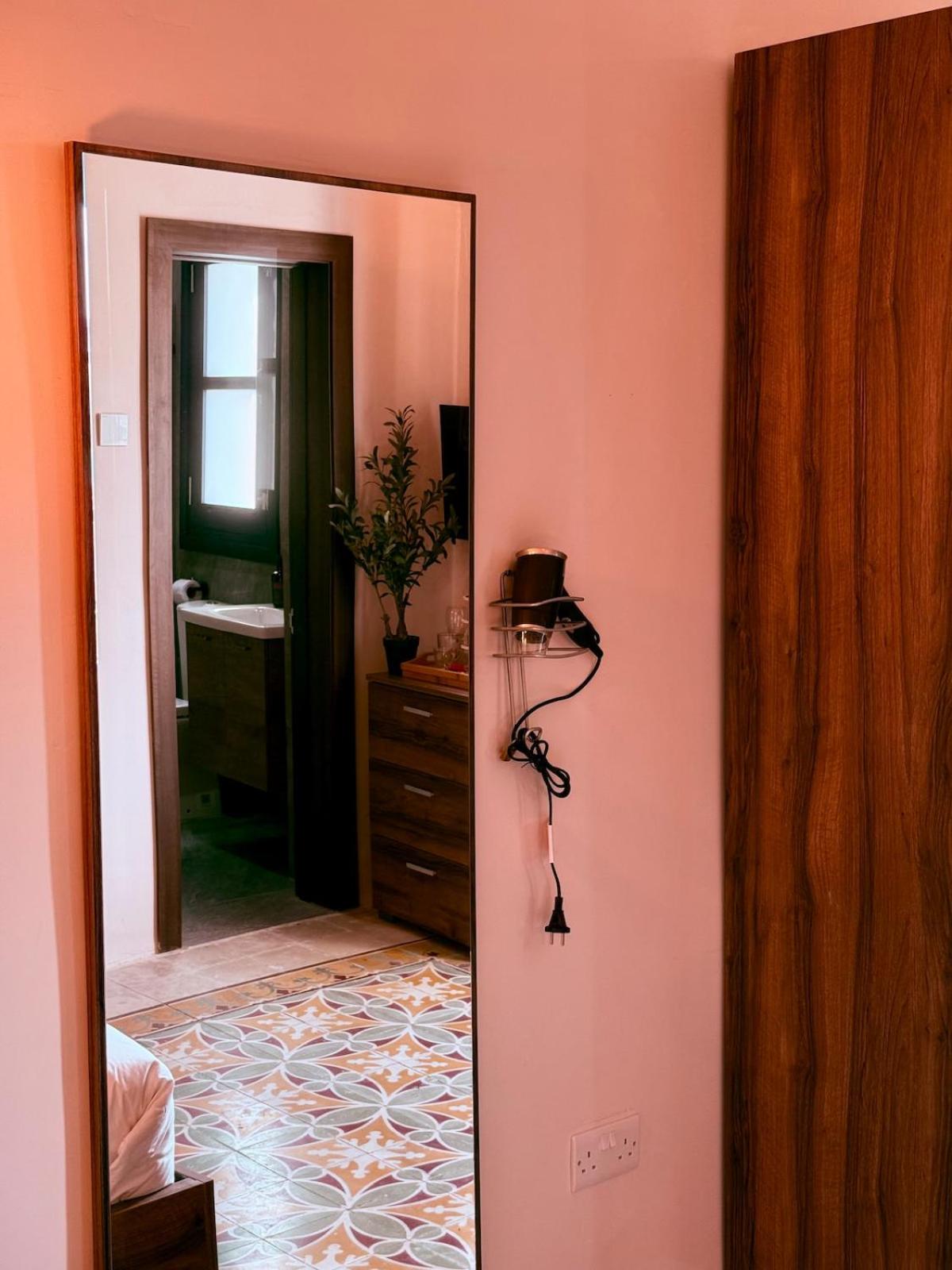 Birgu Square House By Holi