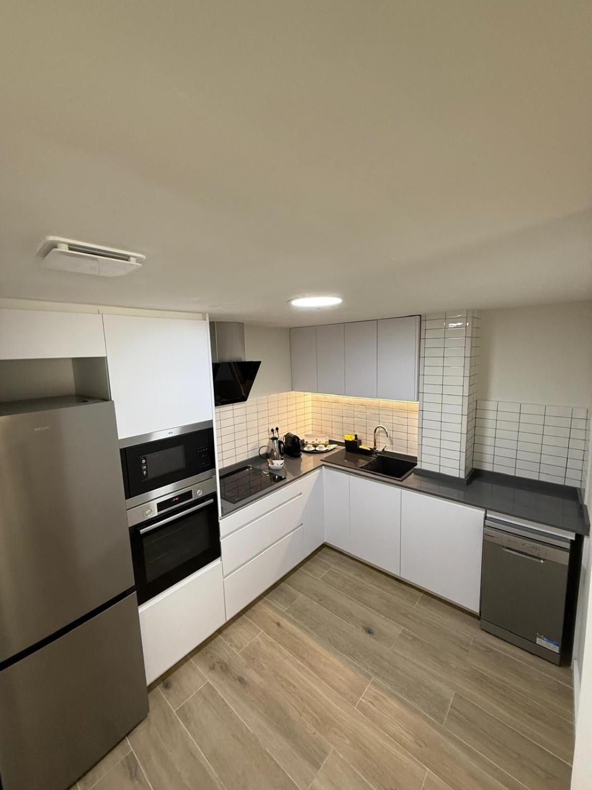 Casa Dolce Casa - Elegant 3BR Apartment Near Metro & Beach,Valencia