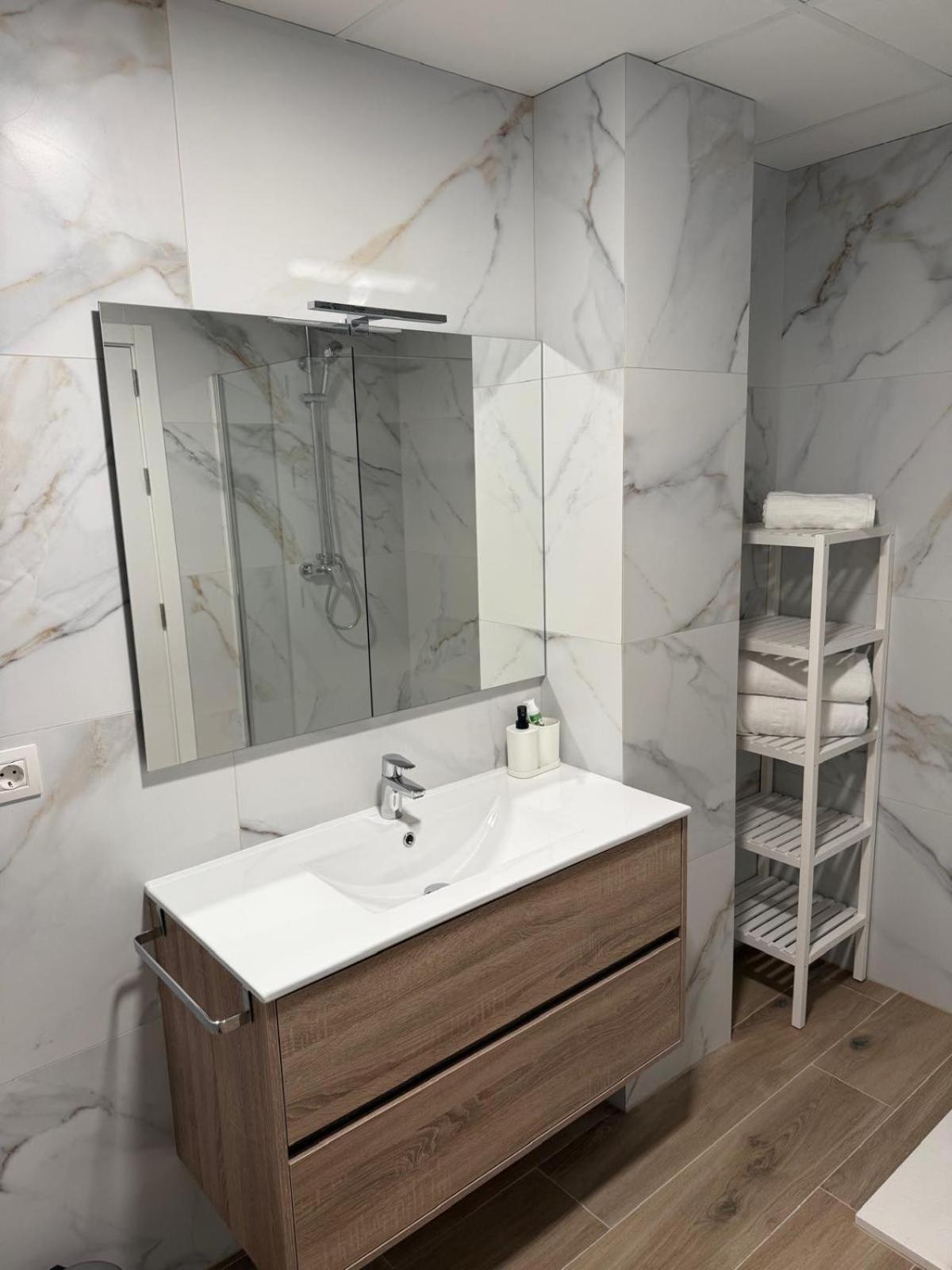 Casa Dolce Casa - Elegant 3BR Apartment Near Metro & Beach,Valencia