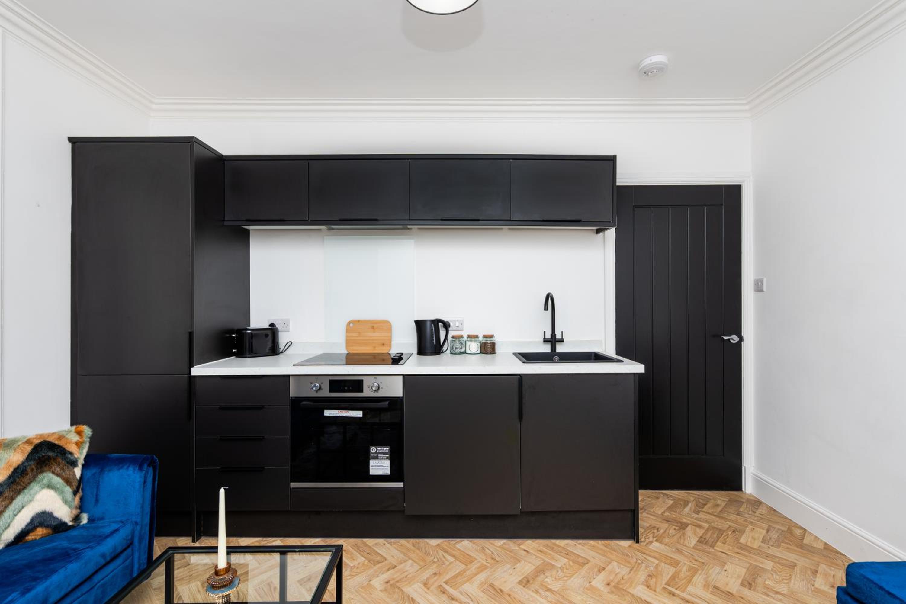 2 Bedroom Apartment-Free Parking