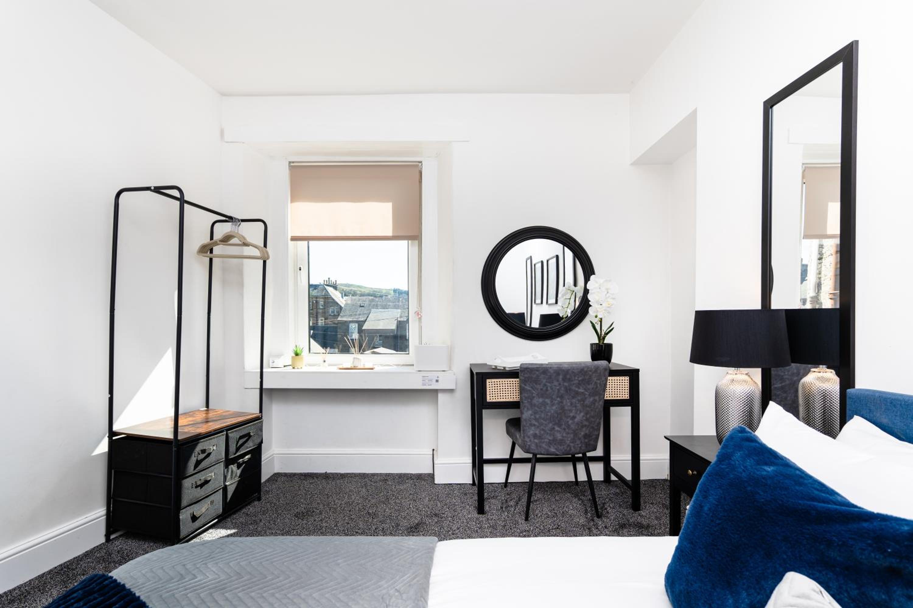 2 Bedroom Apartment-Free Parking