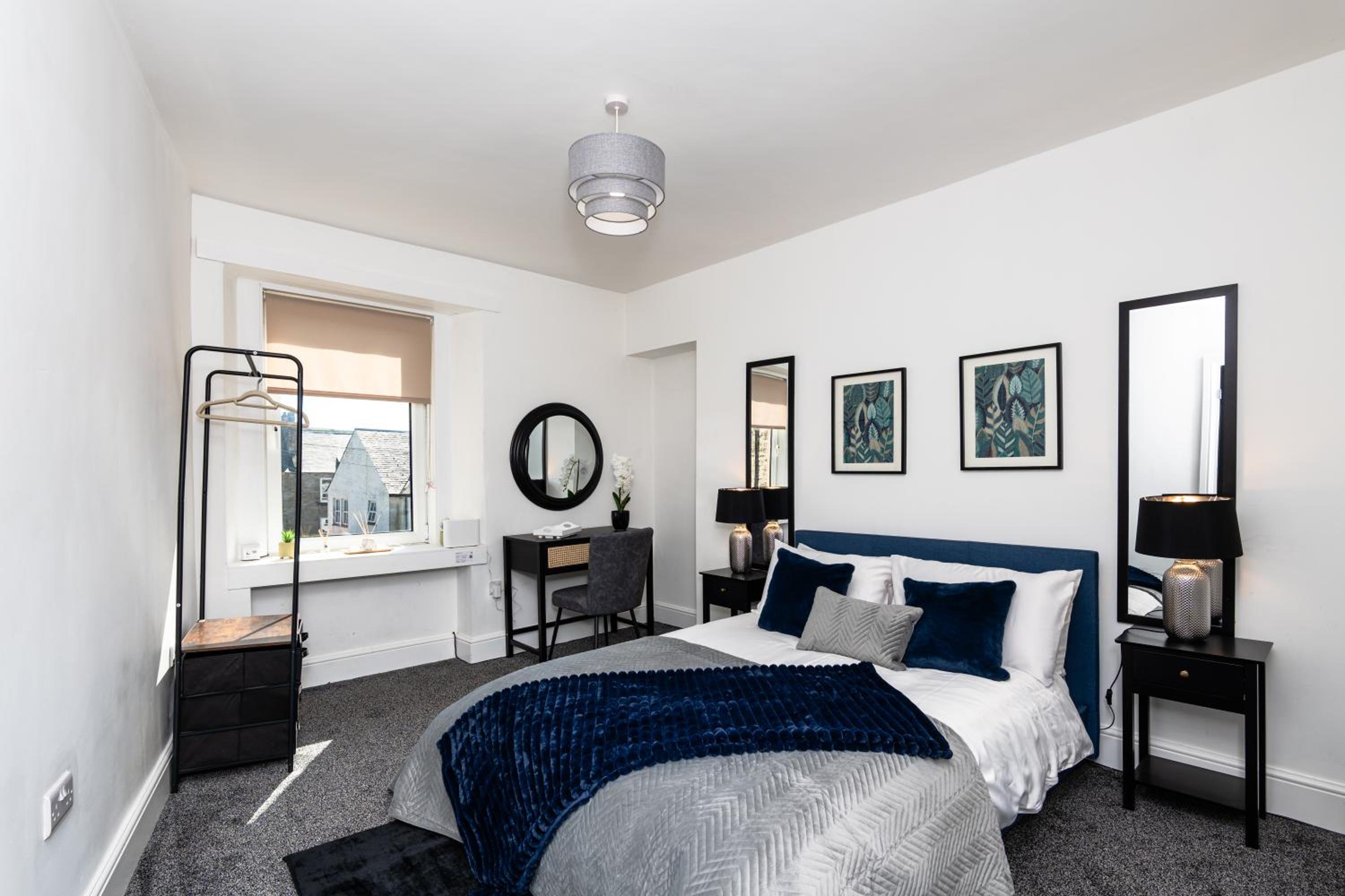2 Bedroom Apartment-Free Parking