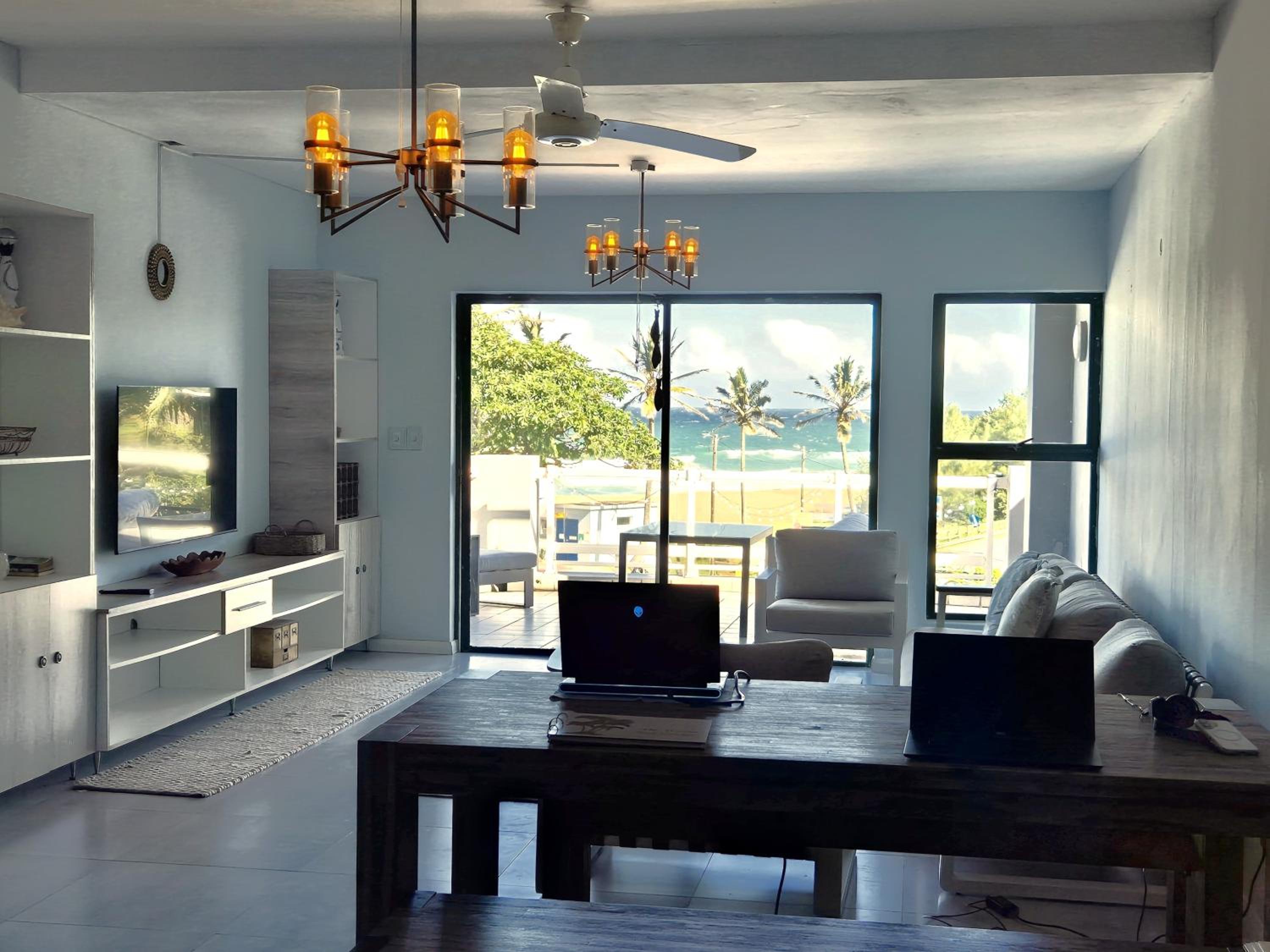 The Waves Beachfront Stay - Gleneagles