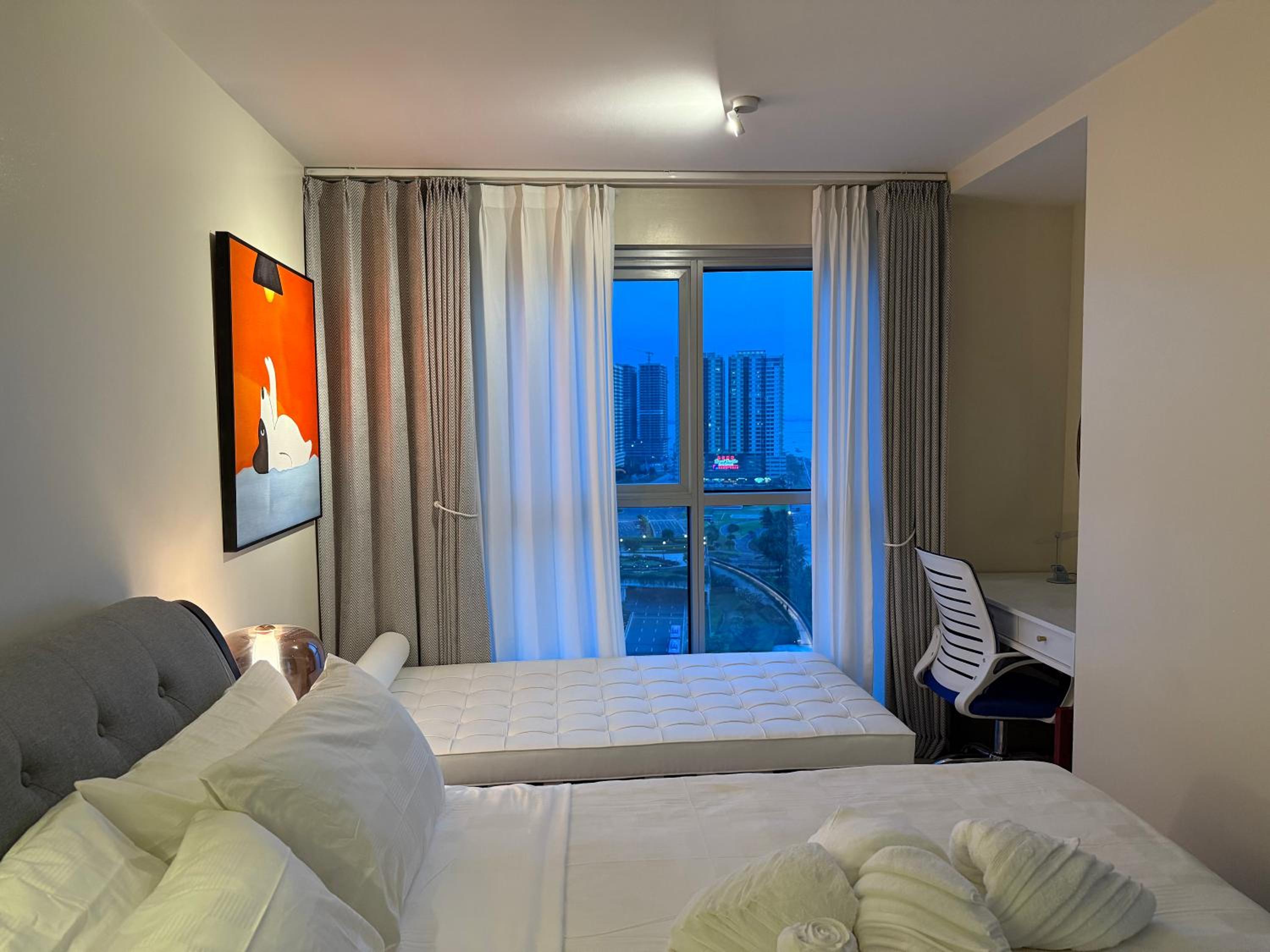 Playful 1BR With Magnificant Bayview Garden View Near Okada, Solaire, Aiports