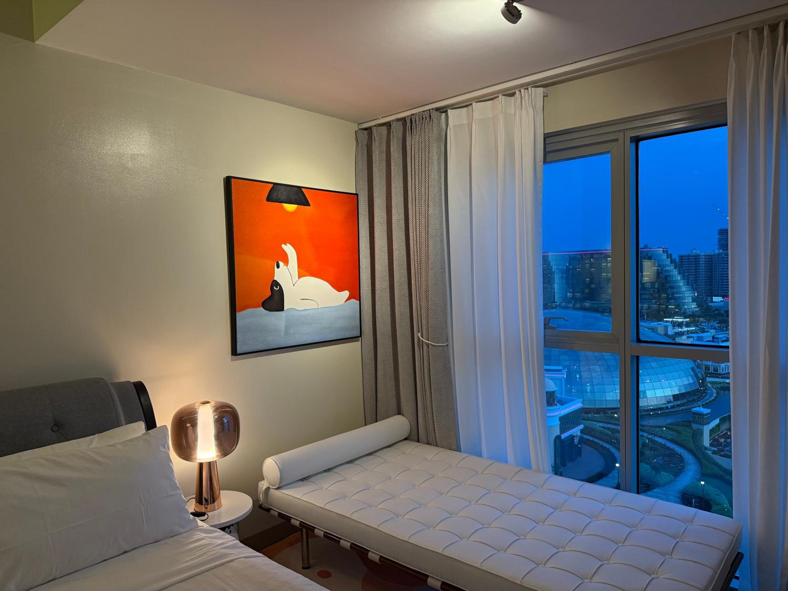 Playful 1BR With Magnificant Bayview Garden View Near Okada, Solaire, Aiports