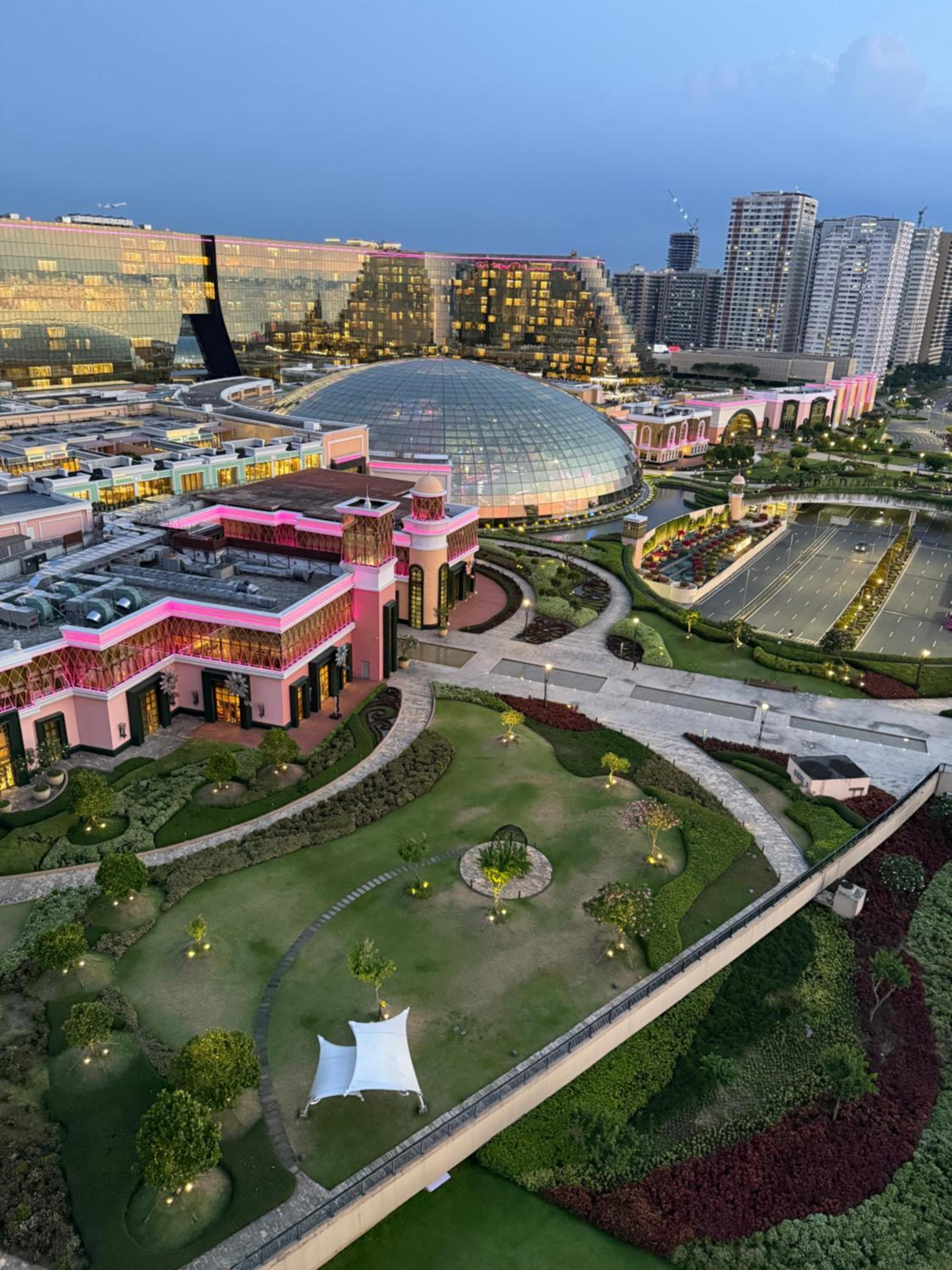 Playful 1BR With Magnificant Bayview Garden View Near Okada, Solaire, Aiports