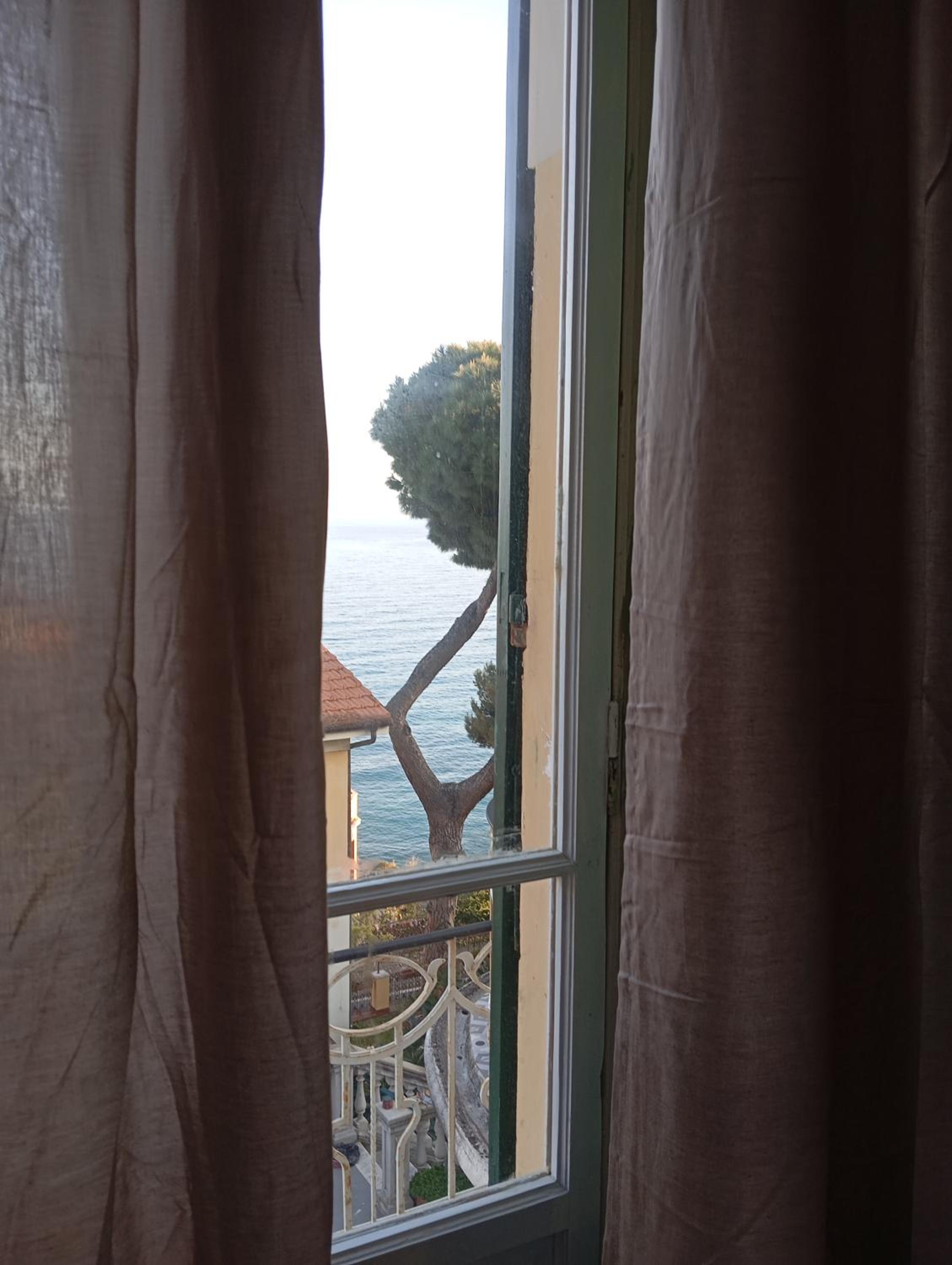 Meine Sonne Riviera, appartamento storico con vista mare, terrazzo e parcheggio