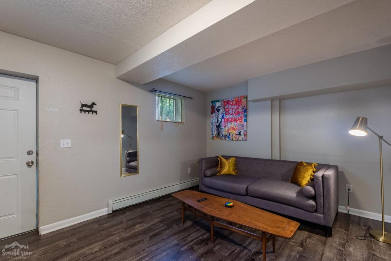 Charming 2 Bed Start Your Denver Adventure