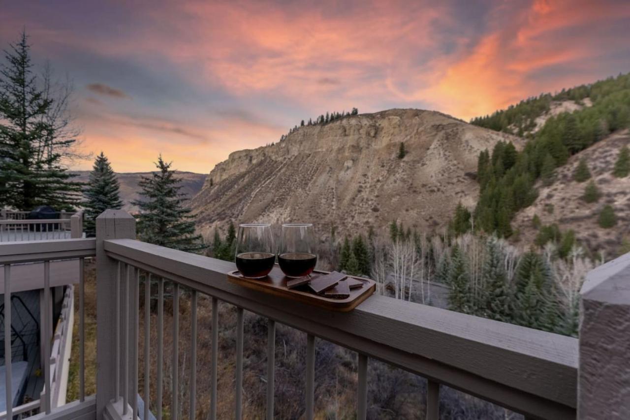 Spectacular views with Private Hot Tub Sleeps 16