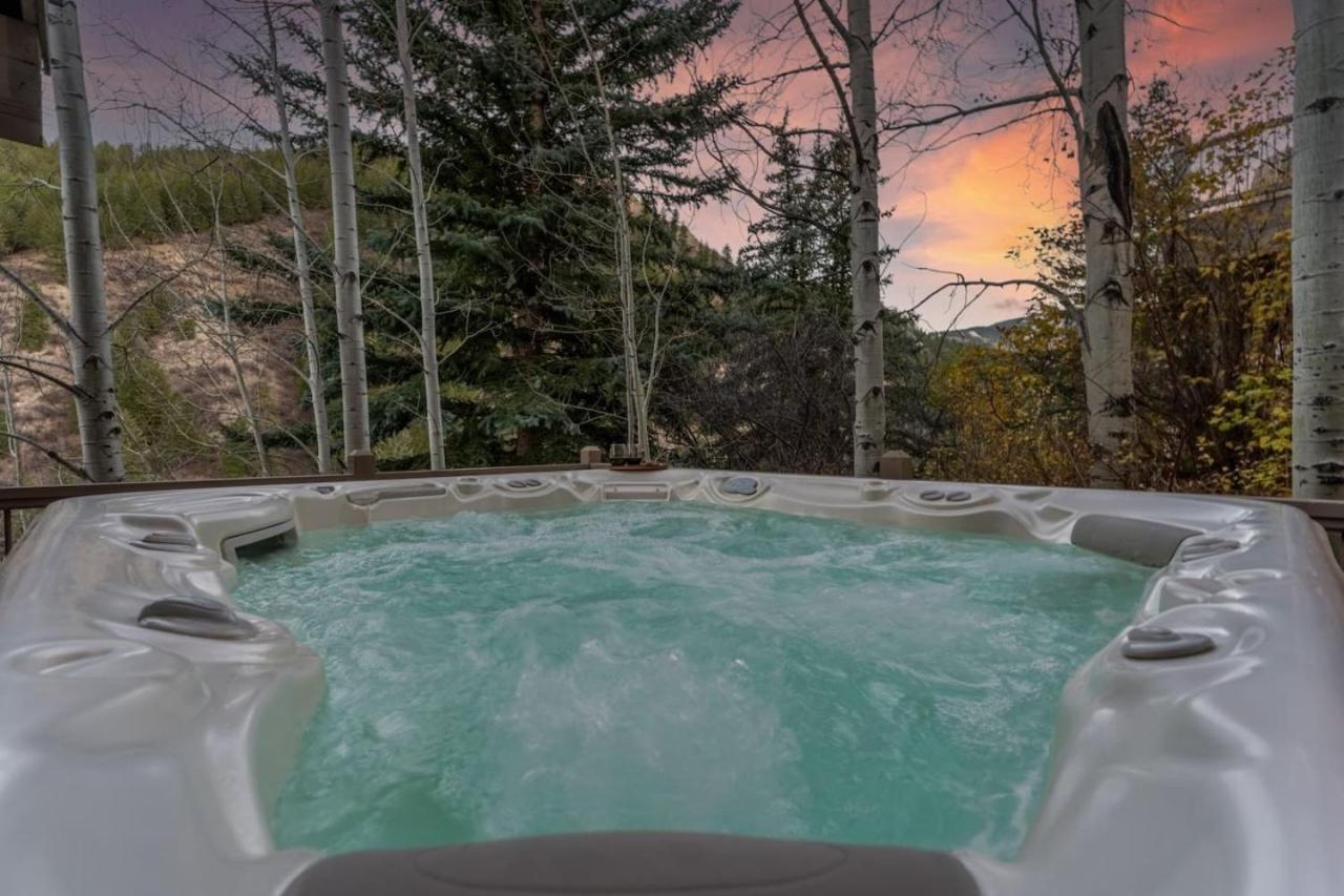 Spectacular views with Private Hot Tub Sleeps 16