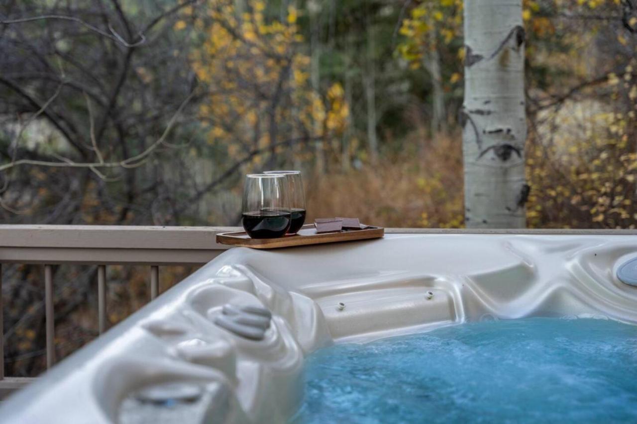 Spectacular views with Private Hot Tub Sleeps 16