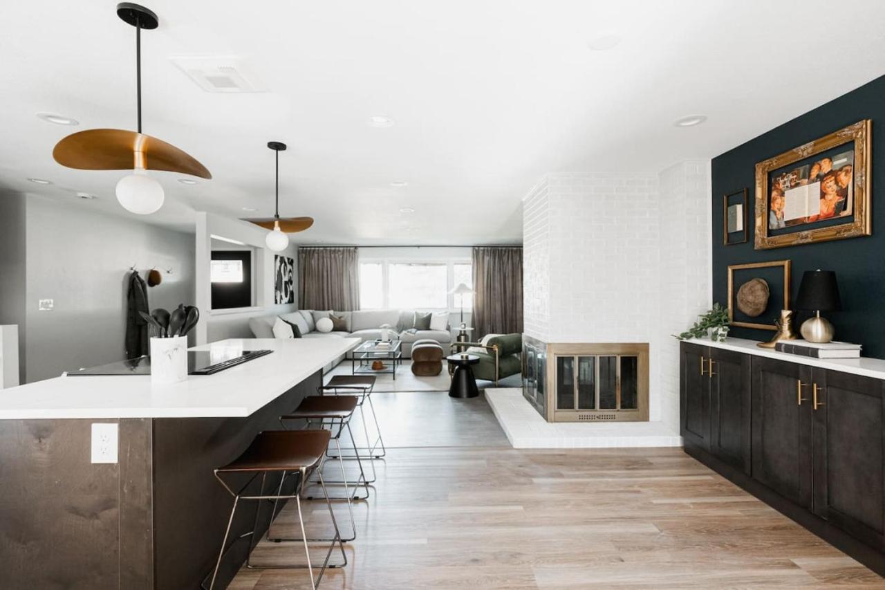 Luxe Home with Hot Tub Movie Room and Firepit Near Denver