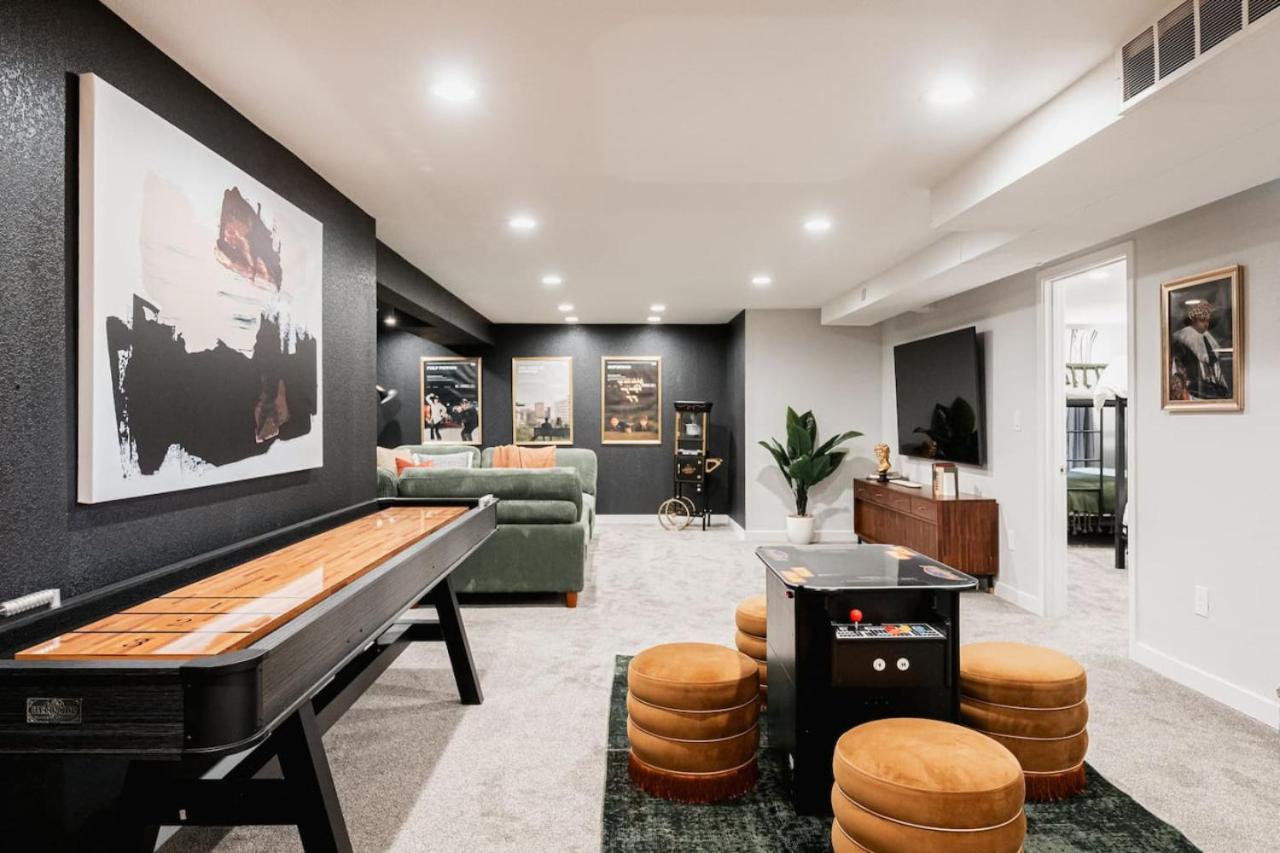Luxe Home with Hot Tub Movie Room and Firepit Near Denver